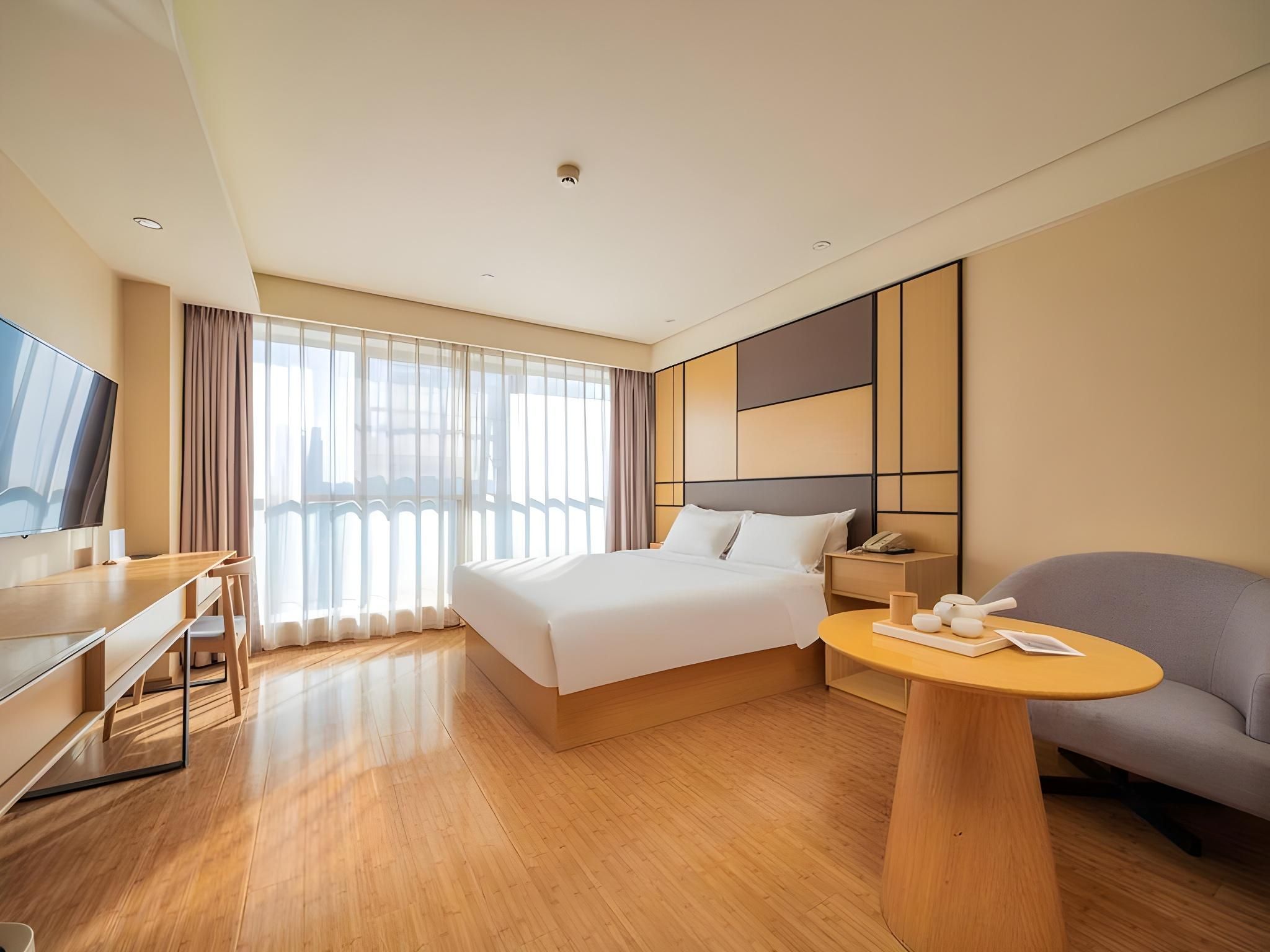 Queen Room with View