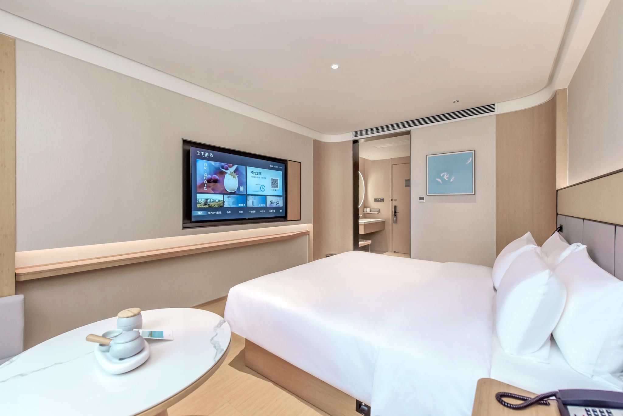Business Queen Bed Room