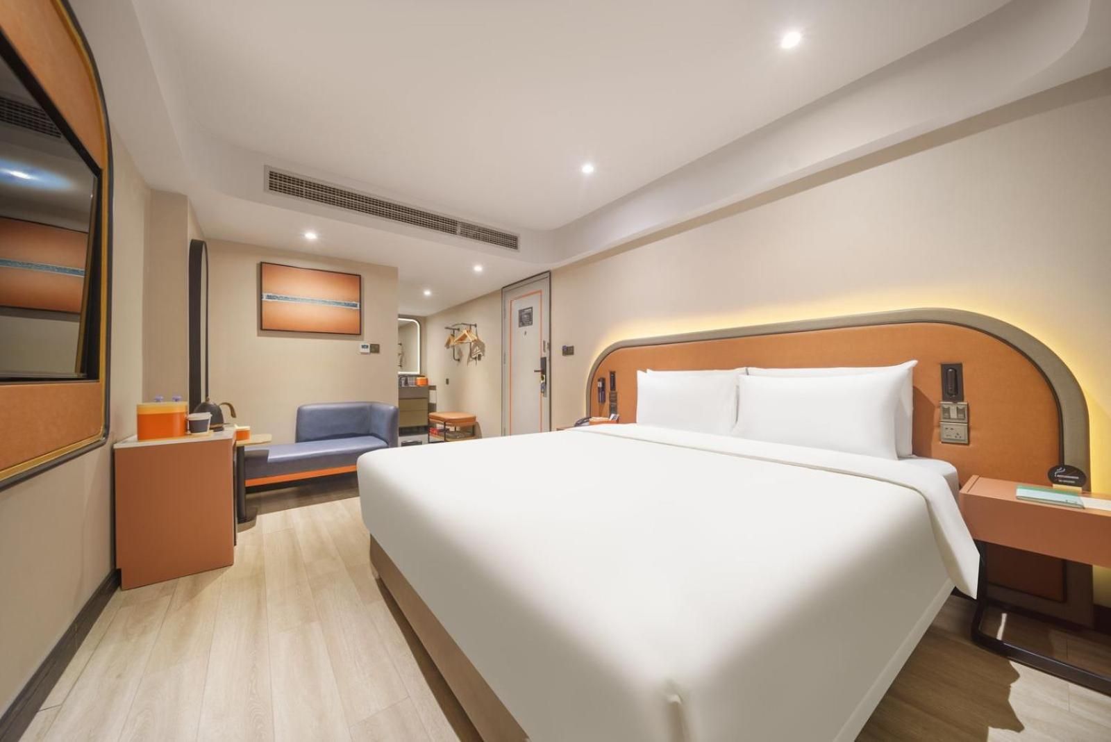 Comfort Queen Room