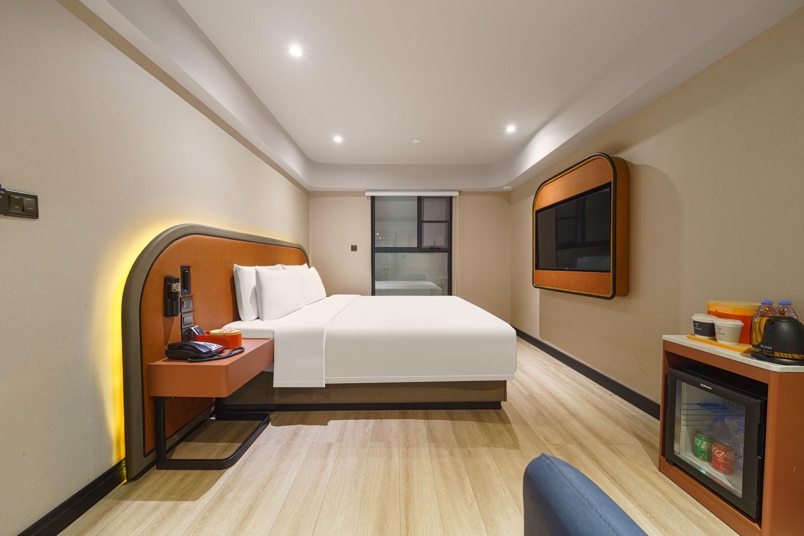 Comfort Queen Room