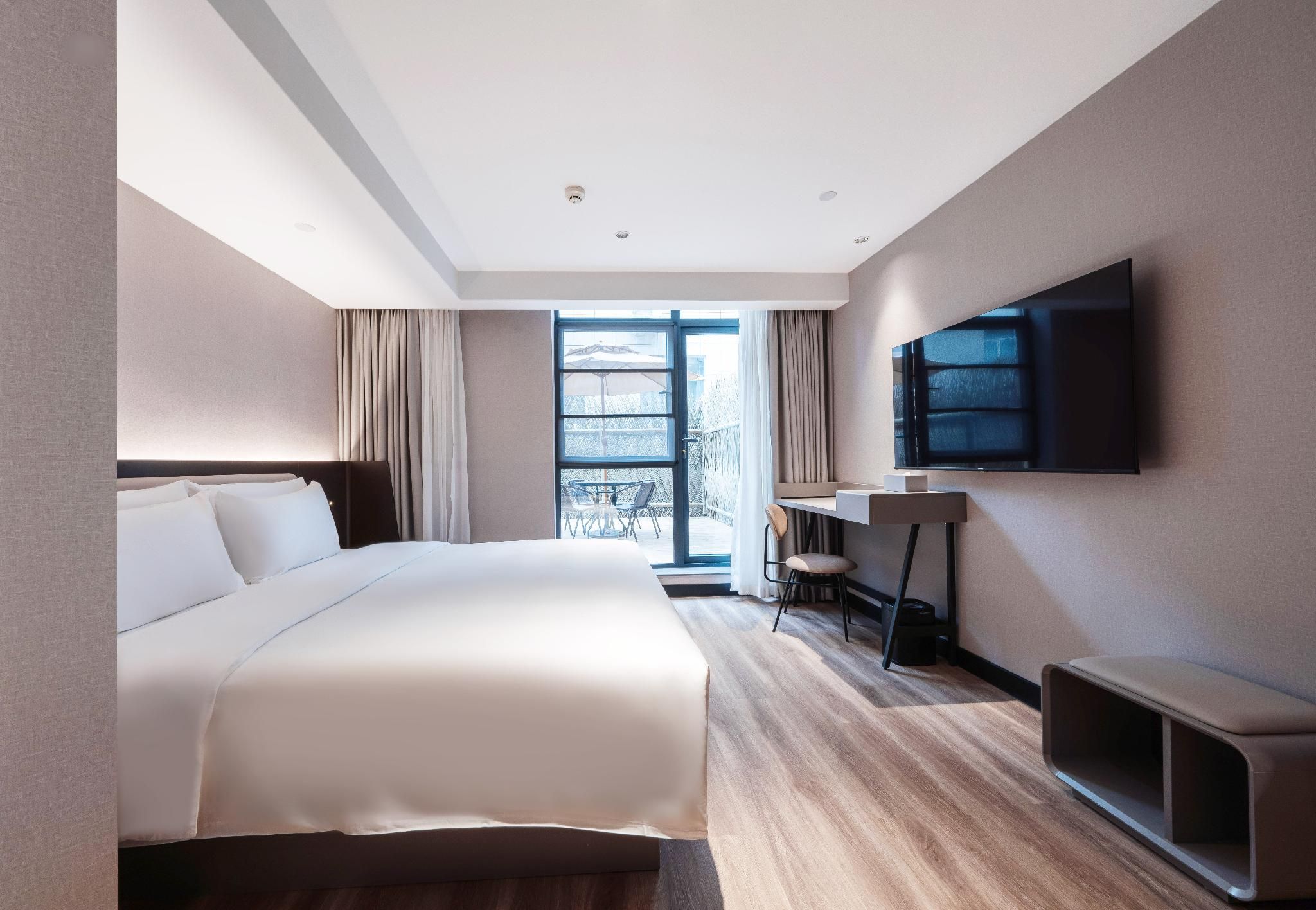 Huazhu - Garden Bed Room