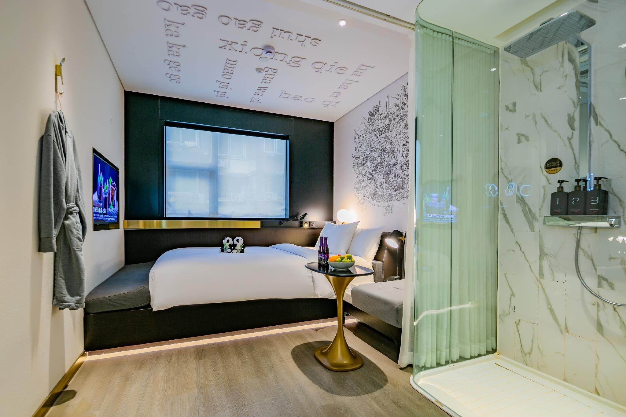 Huazhu - Huange Bed Room