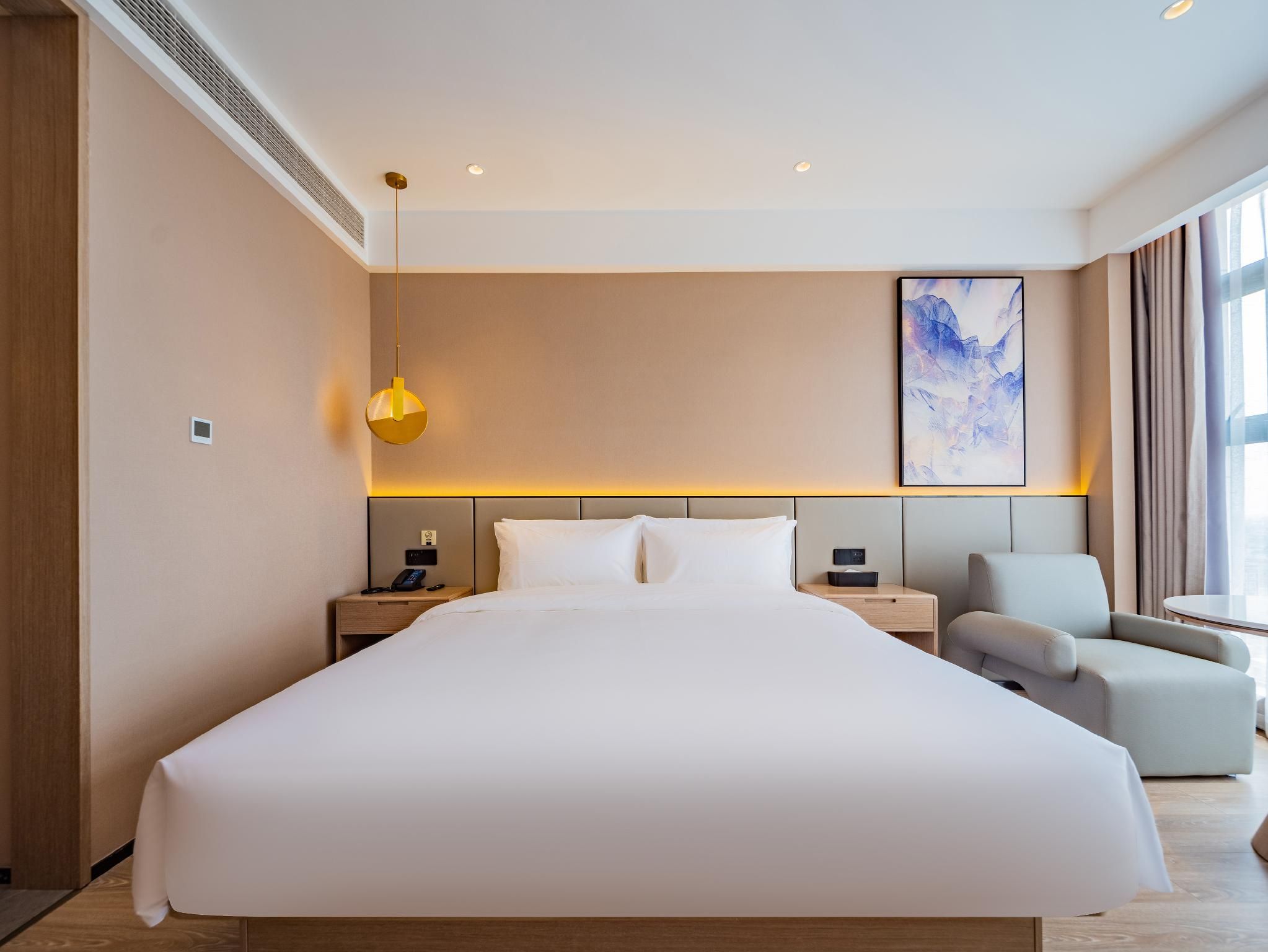 Queen Superior Room