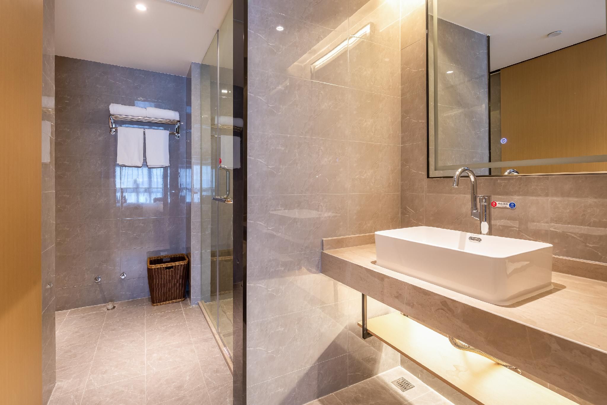 Rezen - Business 1 Bed Room with View
