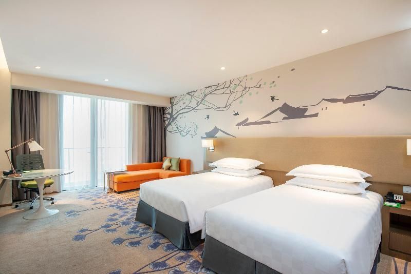 2 Twin Beds Club Room