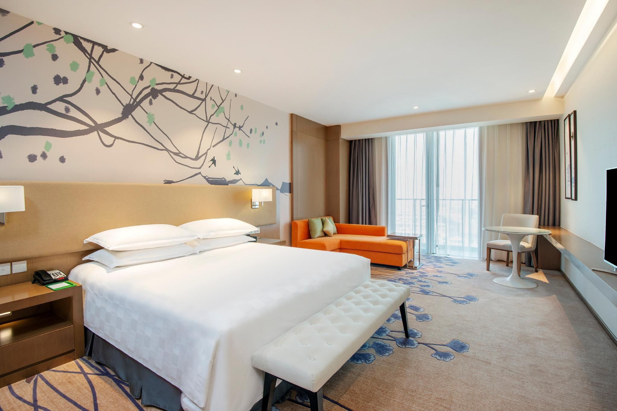 1 King Standard High Floor