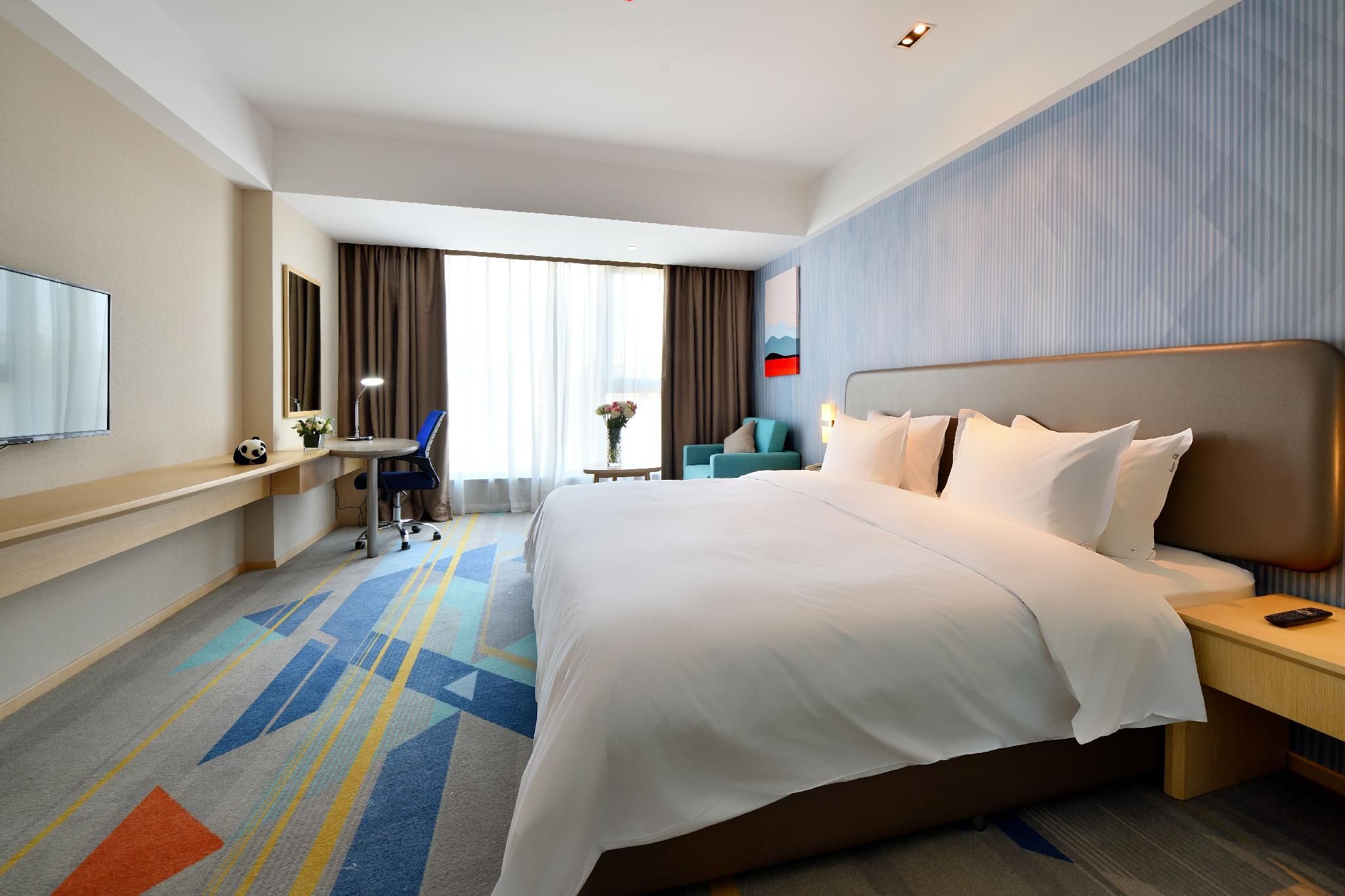 Room with 1 King Bed