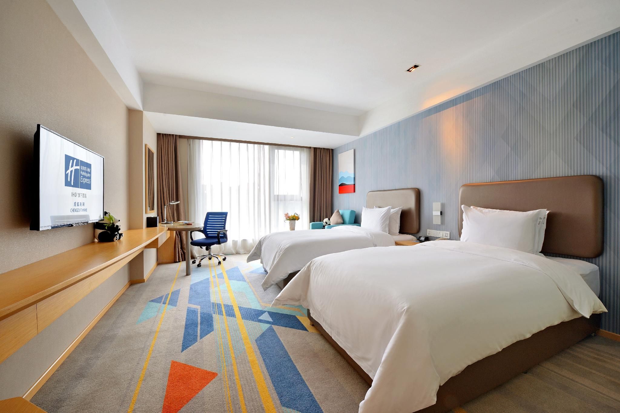 Premium Twin Room with Balcony and City View