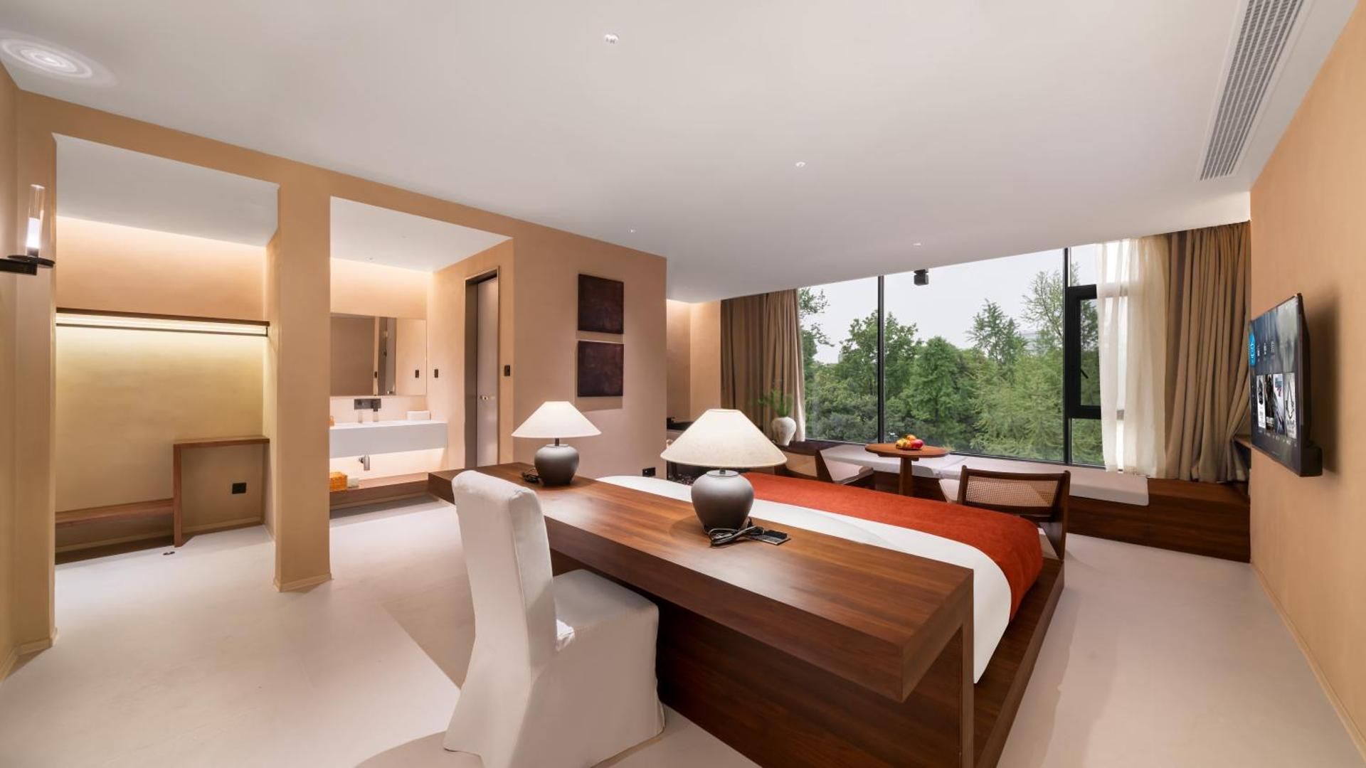 Grand View Bathtub King Room-Free Airport Transfer For Min 3 Nights Stay+Free Laundry+Welcome Drink