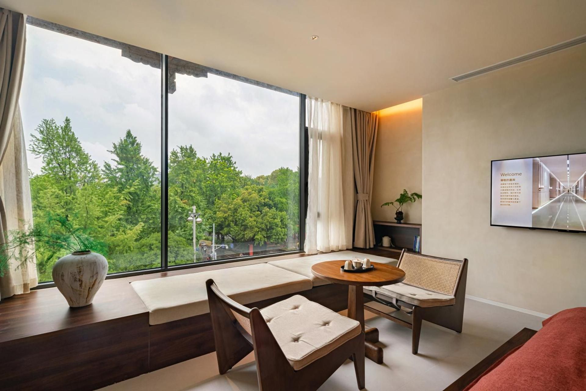Grand View Bathtub King Room-Free Airport Transfer For Min 3 Nights Stay+Free Laundry+Welcome Drink