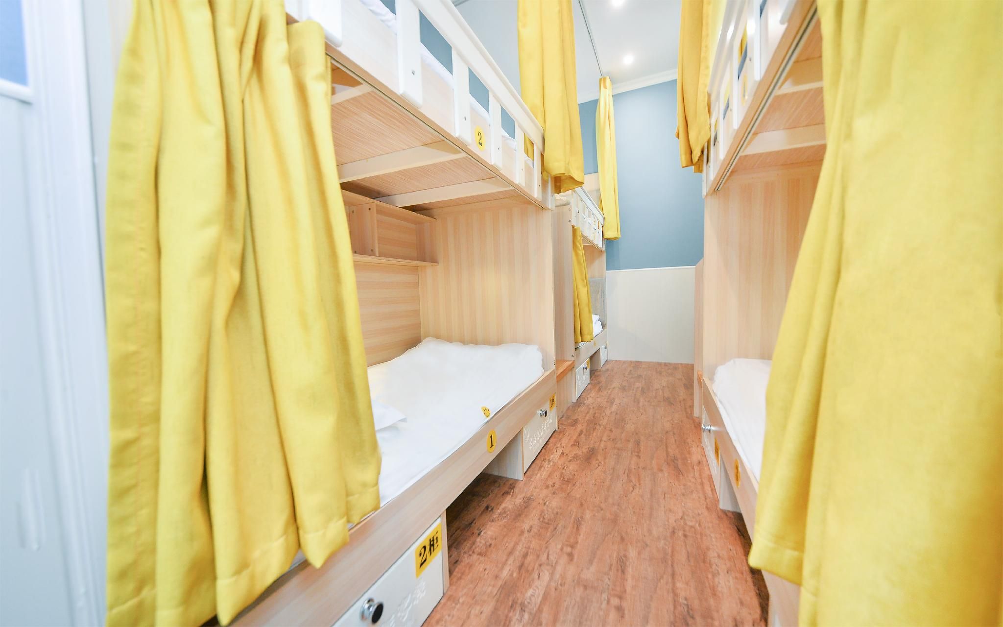 Male Dormitory Room For 8