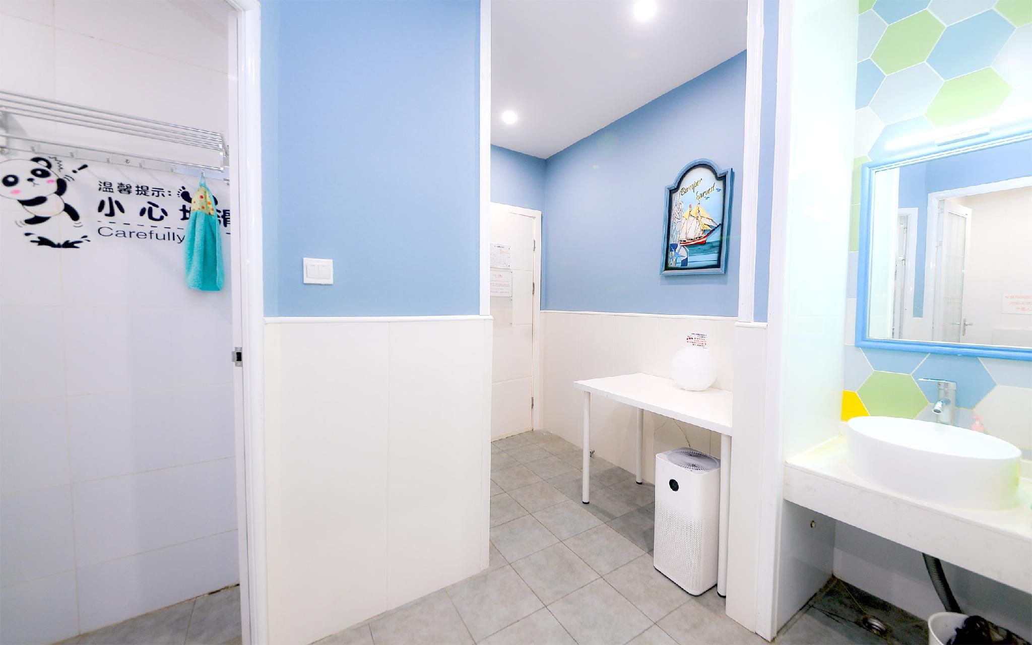 Male Dormitory Room For 8