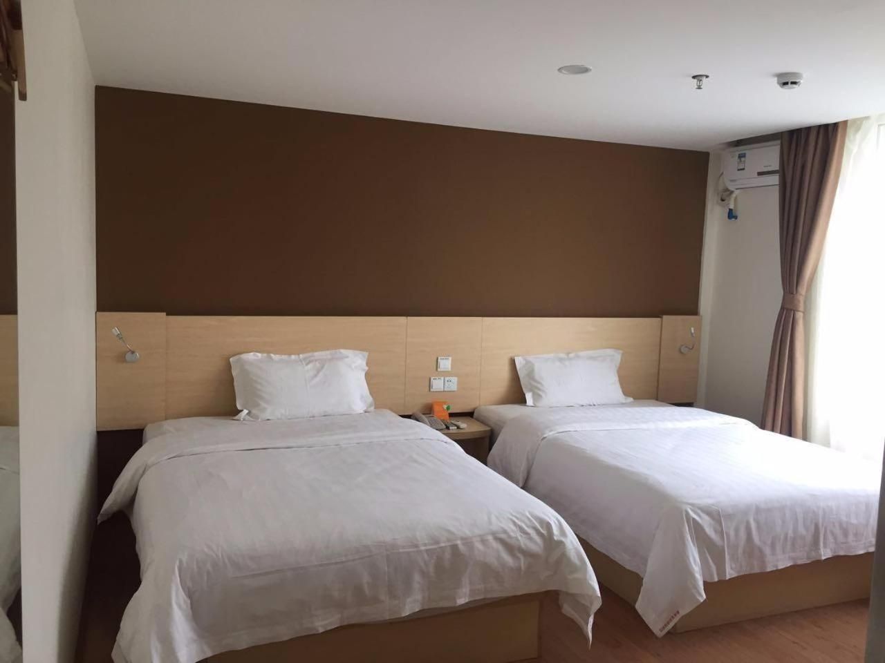 Comfortable Twin Room
