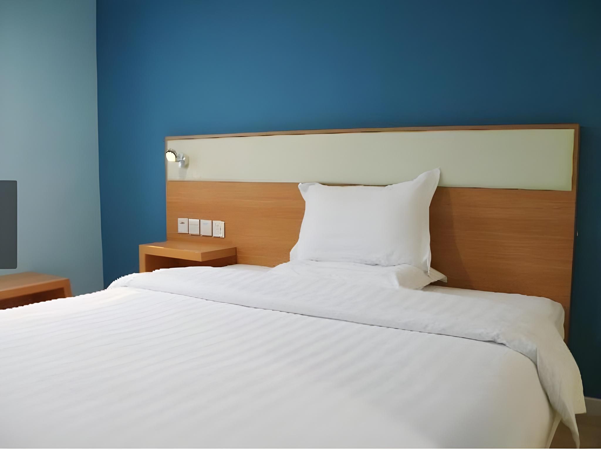 7 Days - Zizhu Bed Room
