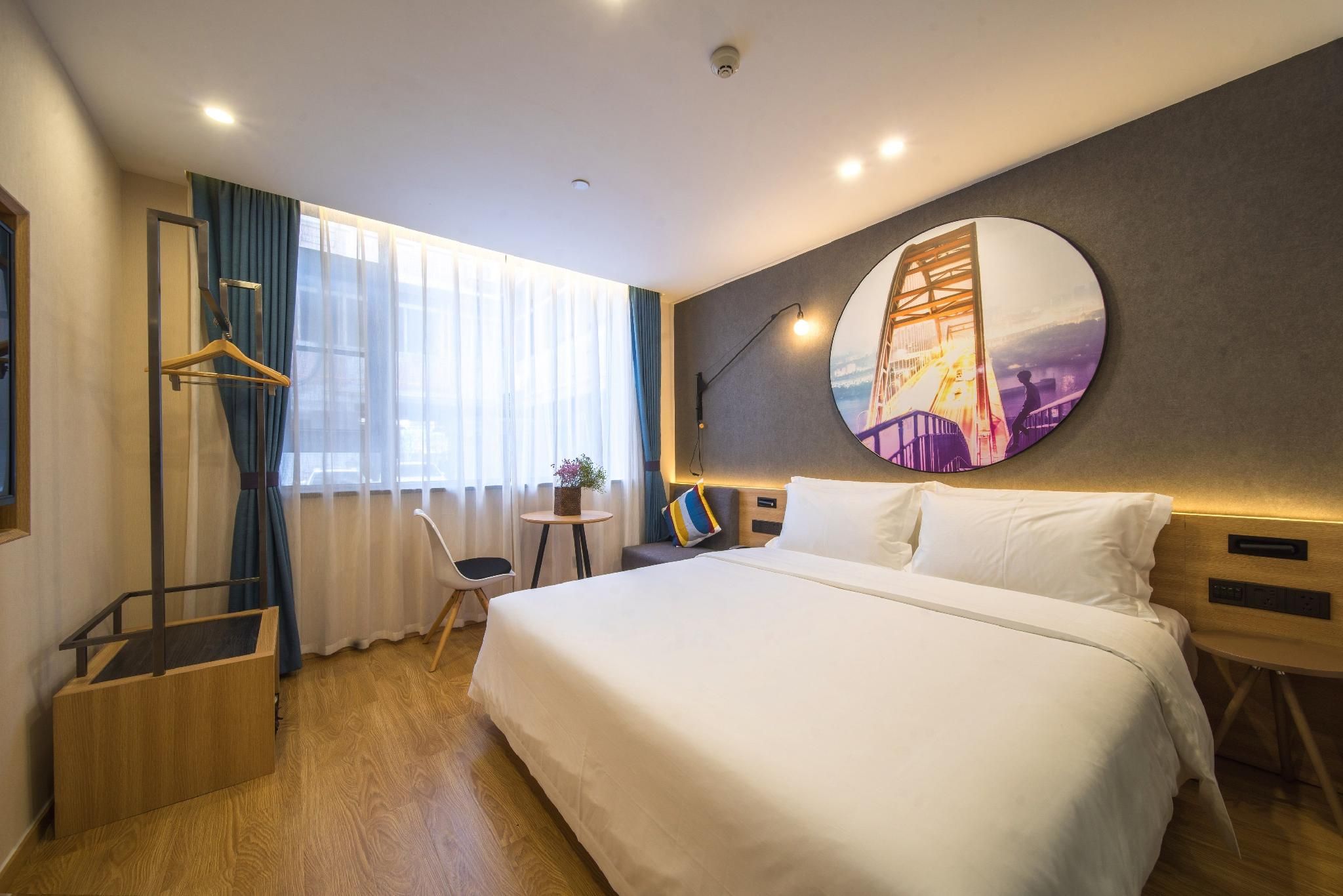 Select King Room