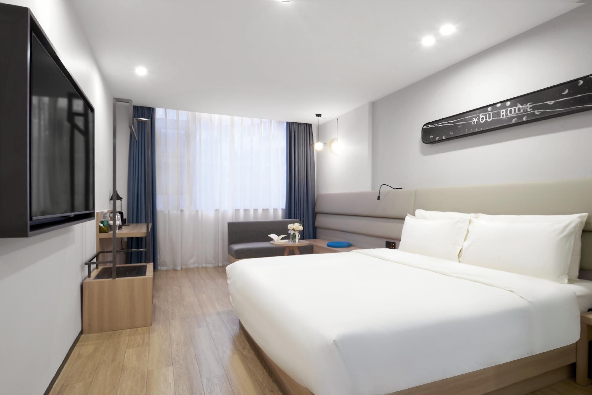 Select King Room