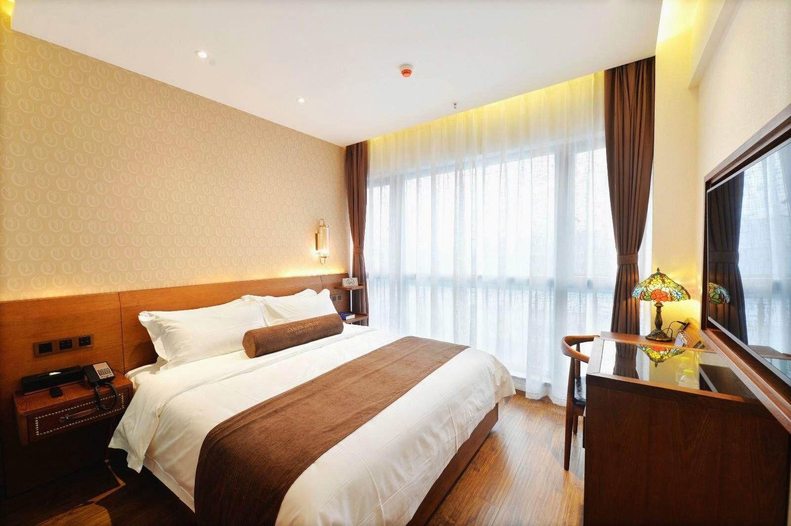 James Joyce - Chunxiang Bed Room