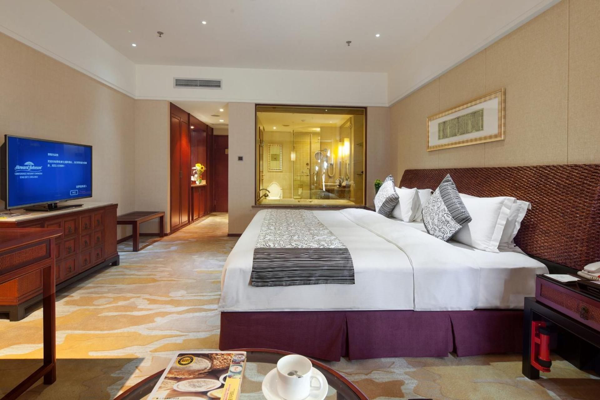 Deluxe Queen Room