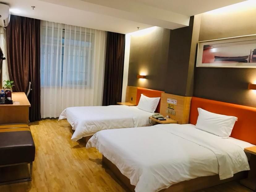 Featured Twin Room