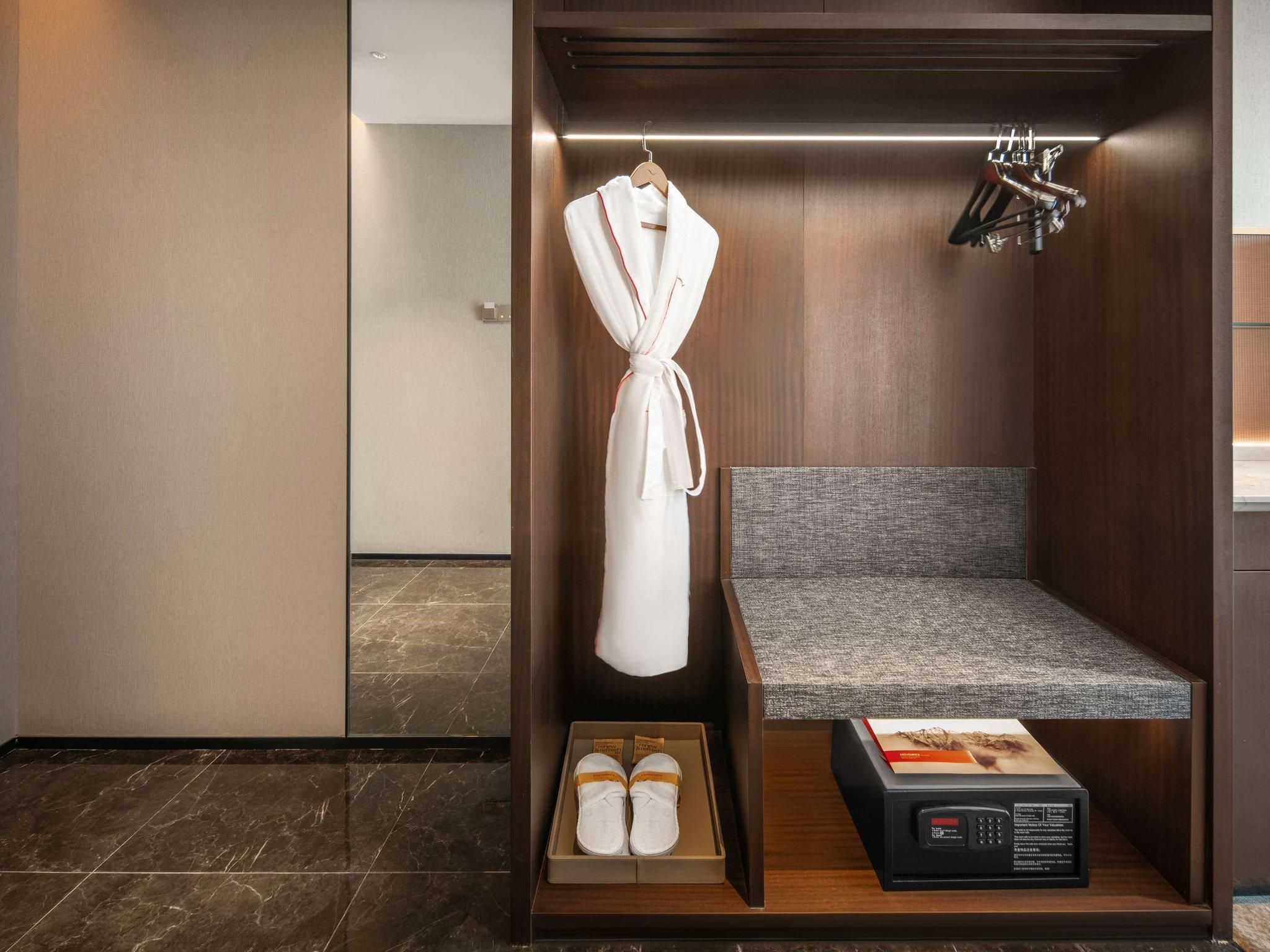 Deluxe Room with one King-size bed