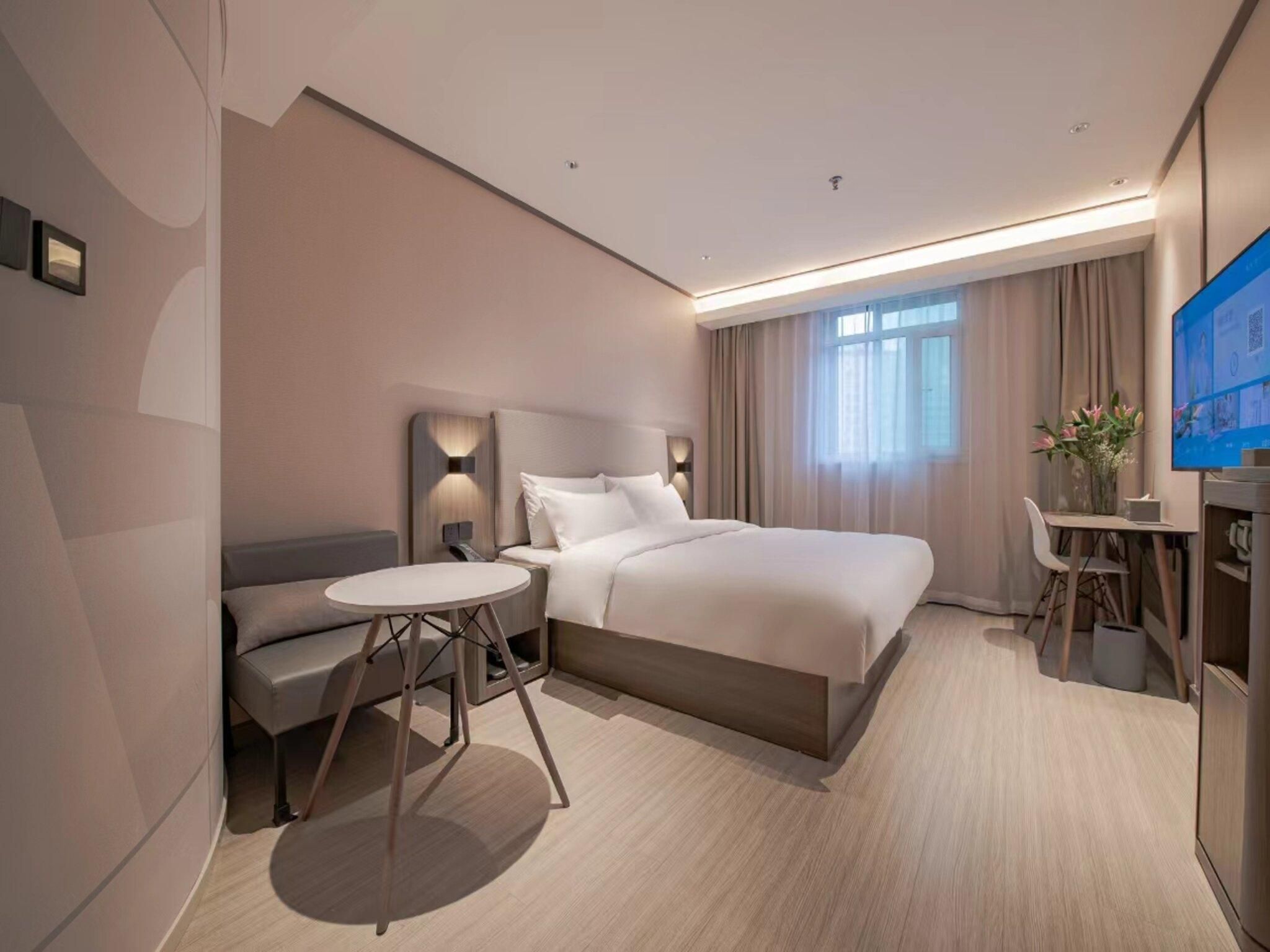 Huazhu - Deluxe Bed Room
