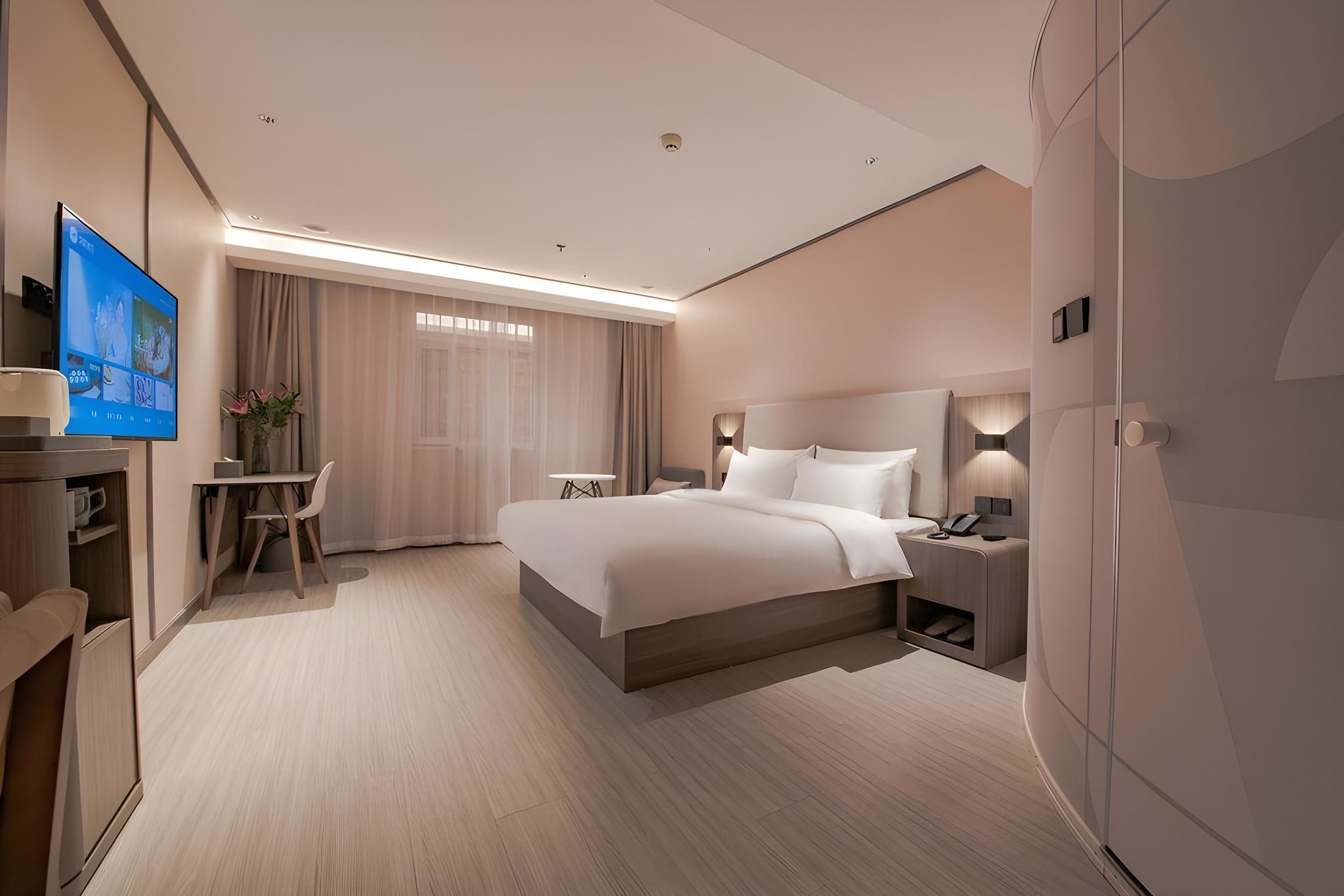 Hotel Queen Room