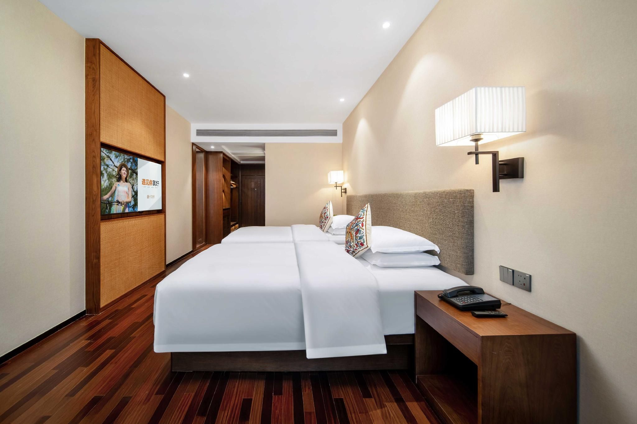 Deluxe Twin Bed Room