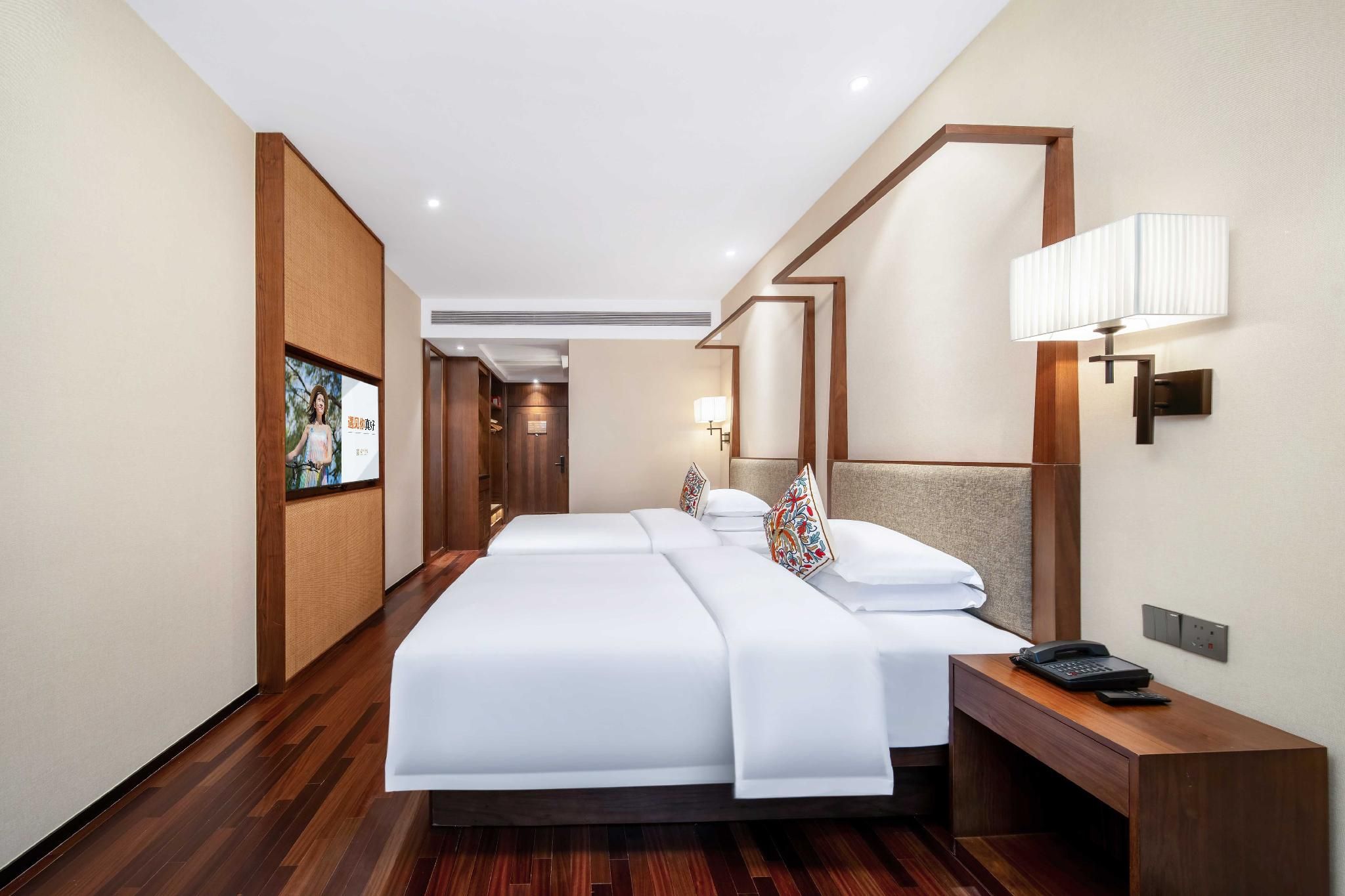 Four Seasons Family Room