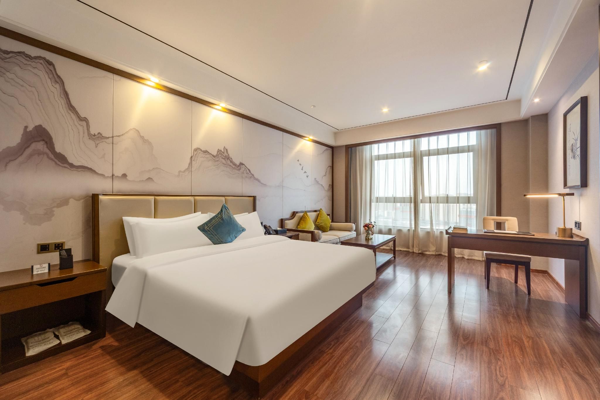 Queen Superior Room