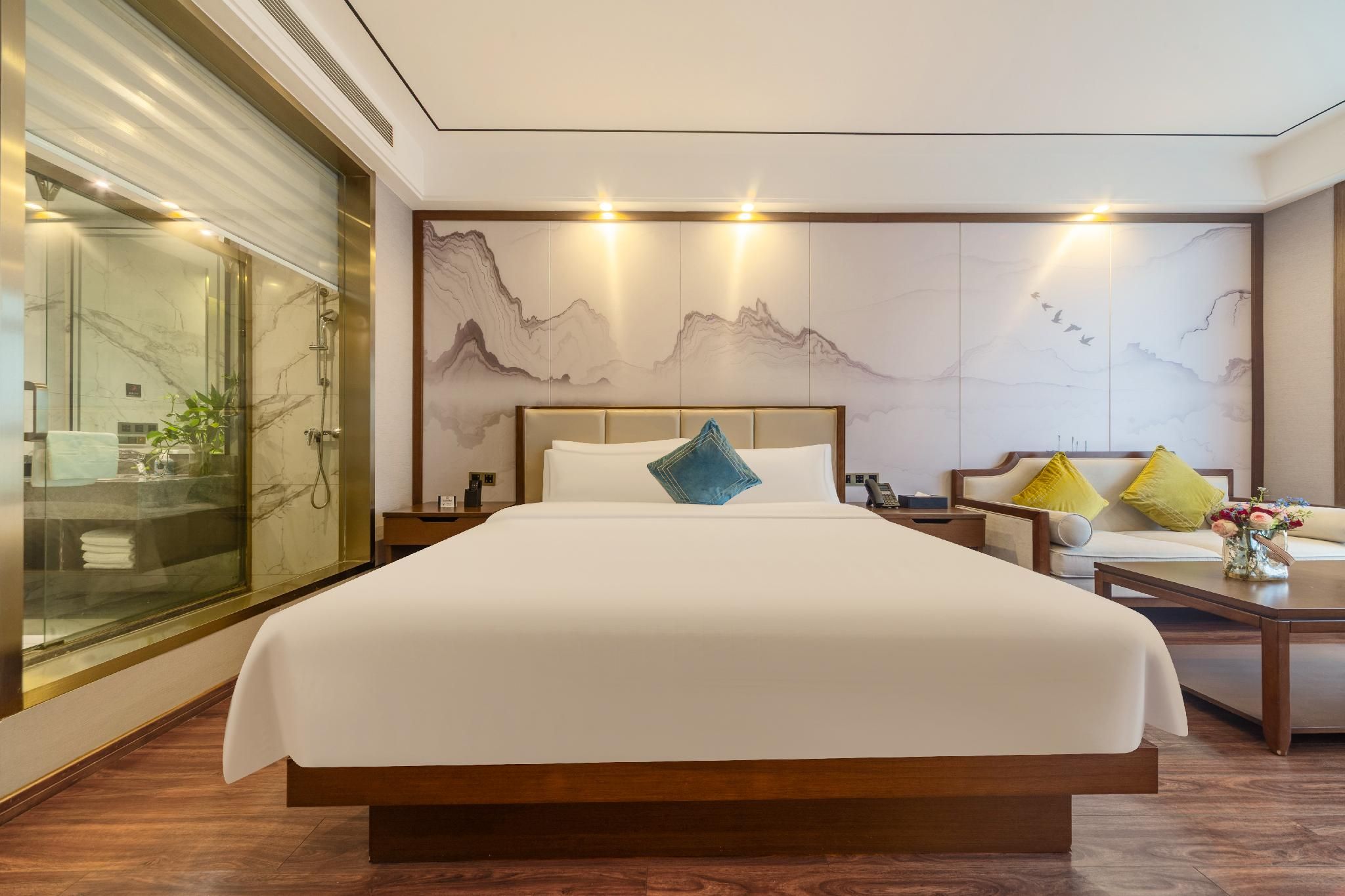 Queen Superior Room
