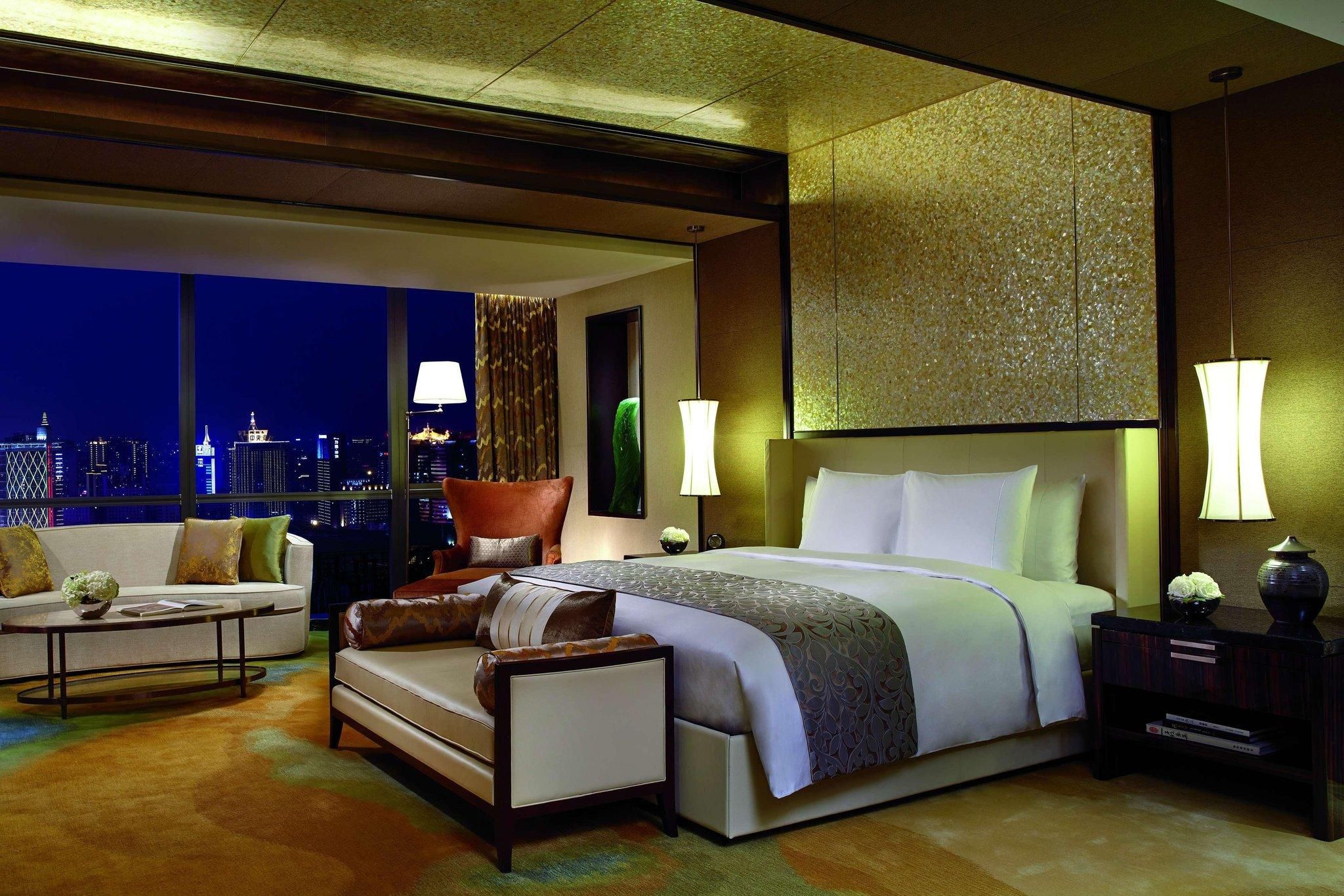 Club lounge access, 1 Bedroom Presidential Suite, 1 King, City view, Whirlpool