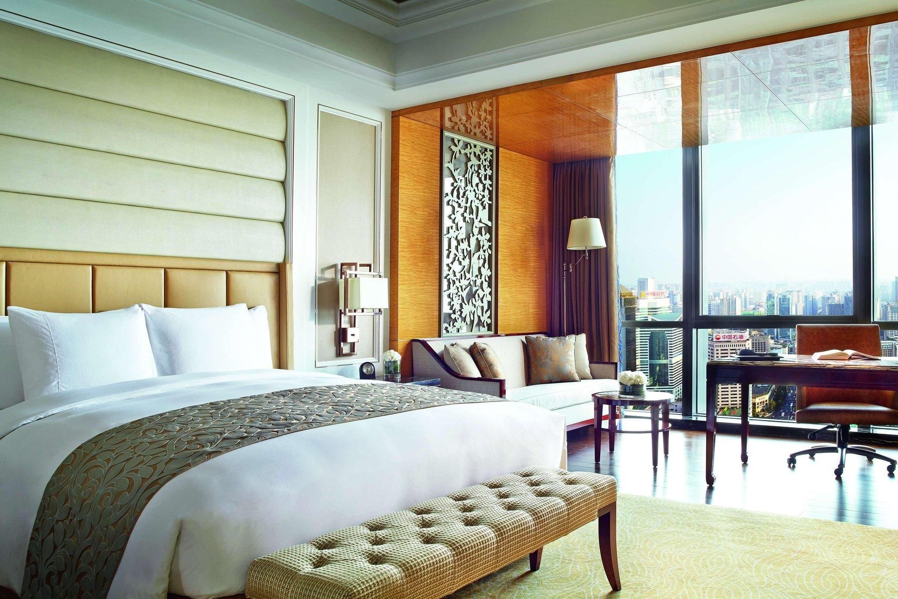 Guest room, 1 King, City view