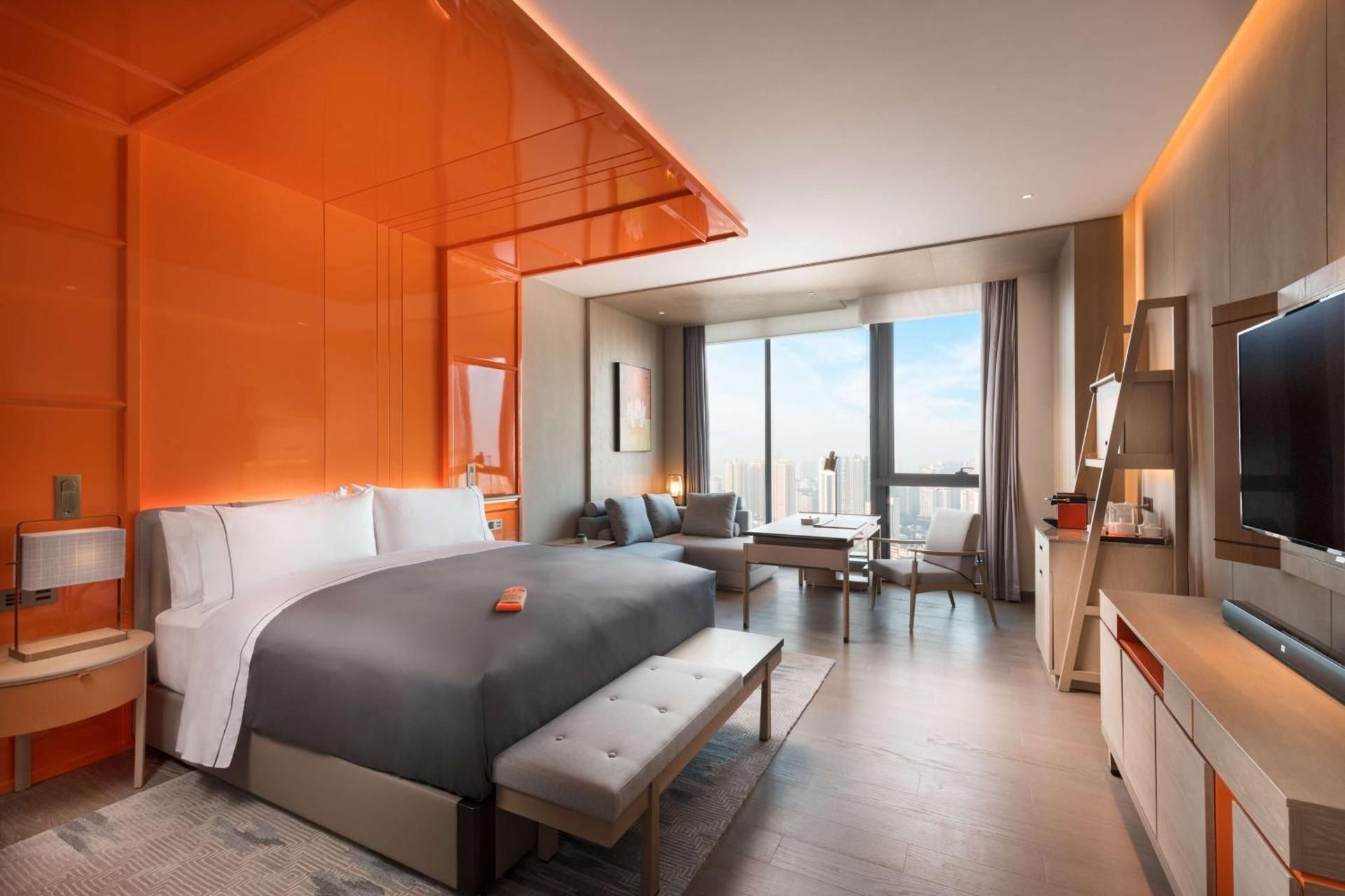 1 king skyline view Room