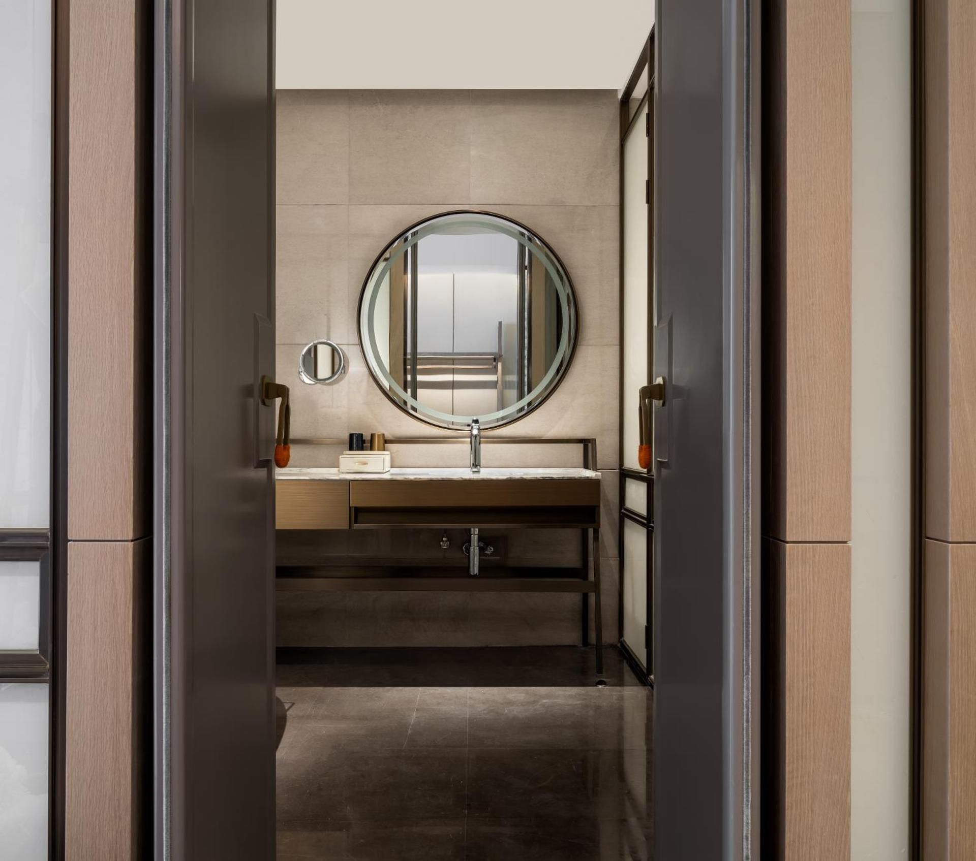 2 queen skyline tianfu square view room