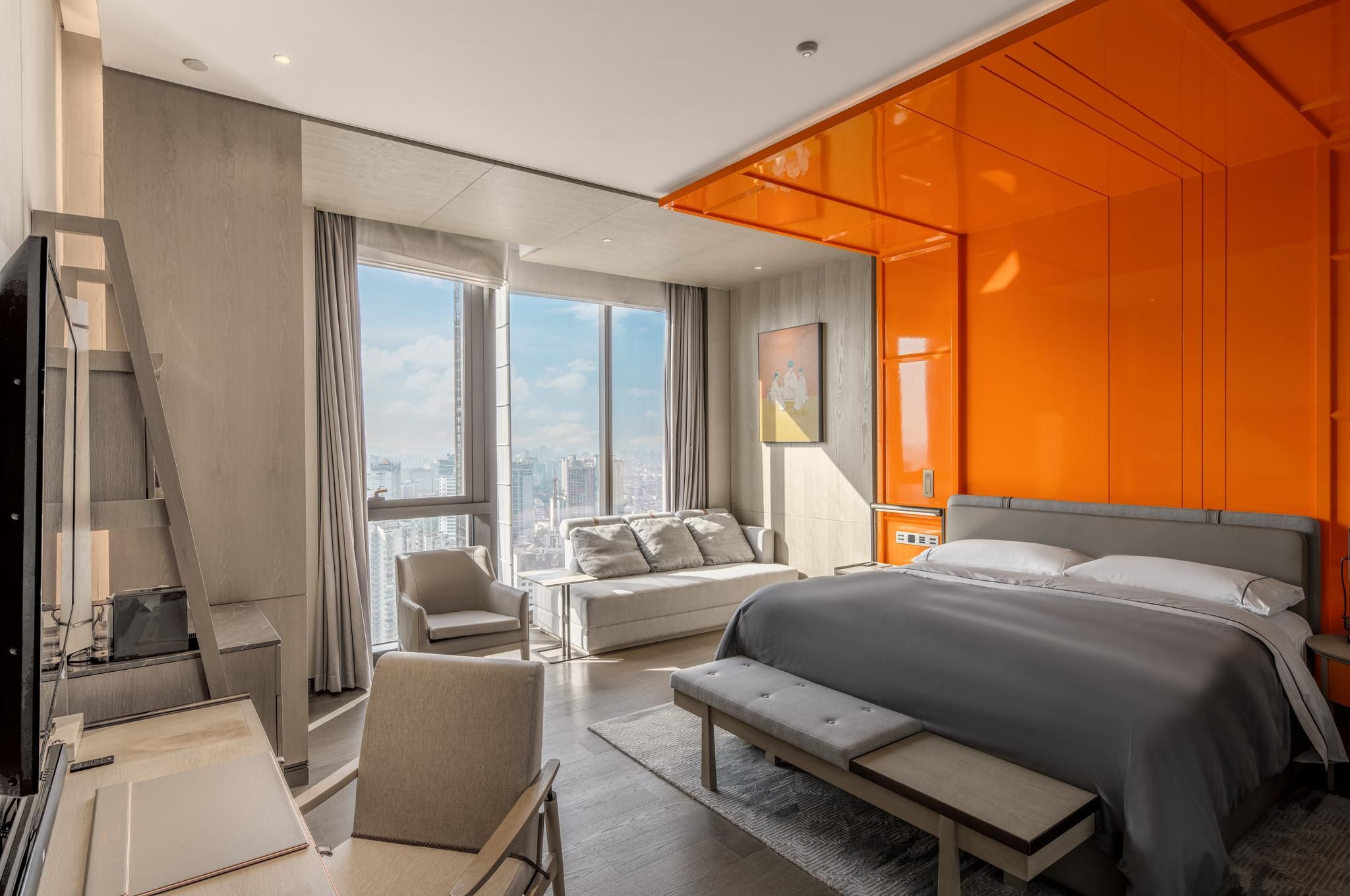 1 King Accessible Room