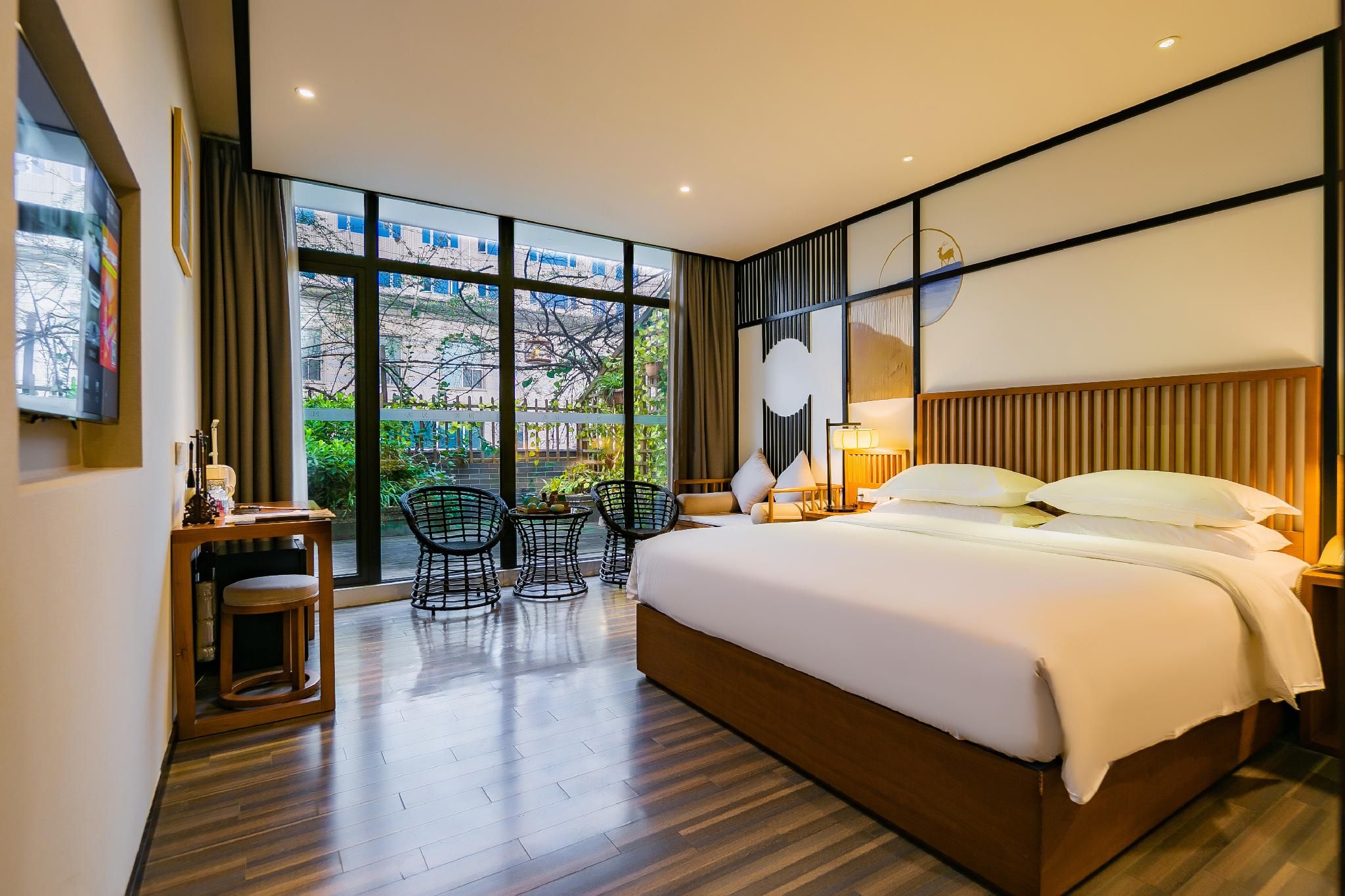 Rezen - Garden 1 Bed Room