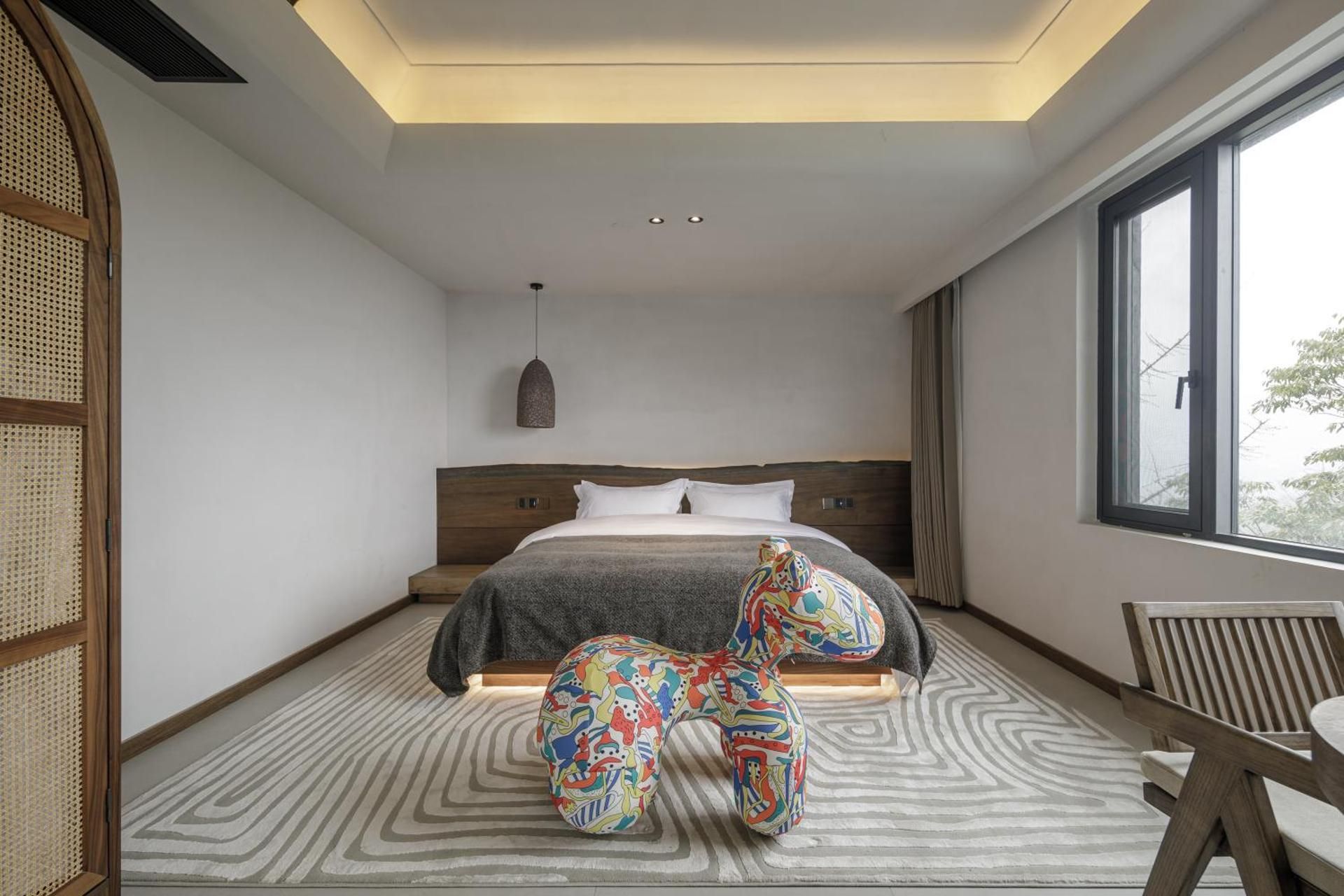 Deluxe King Suite