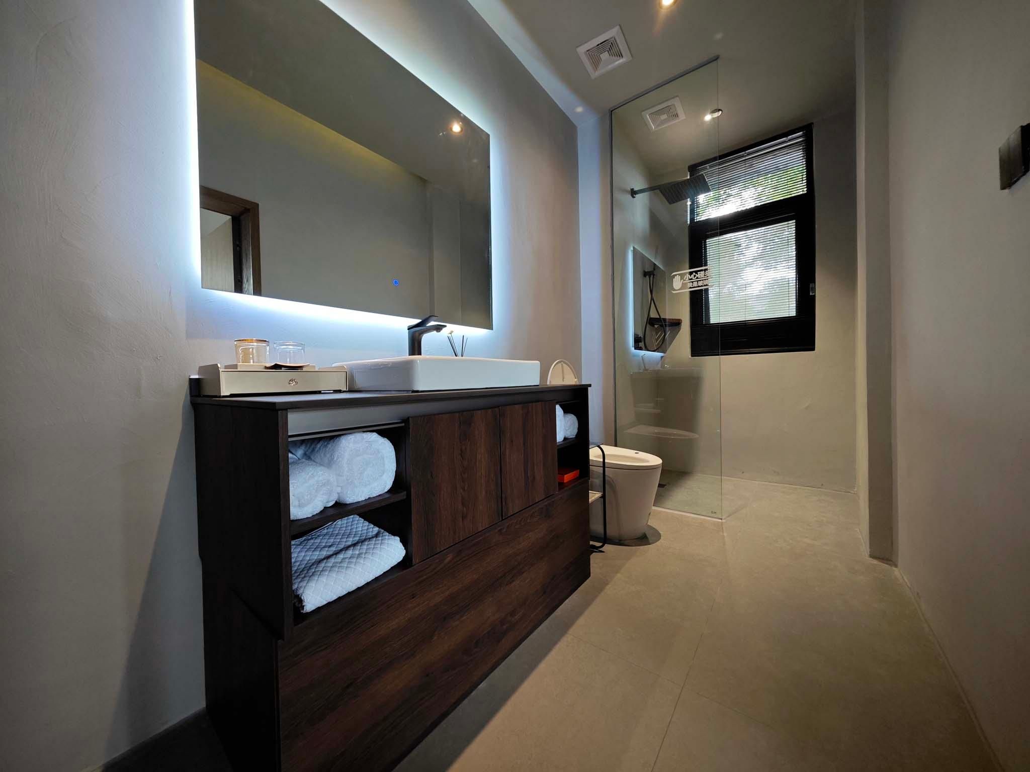 Mountain View Queen Room