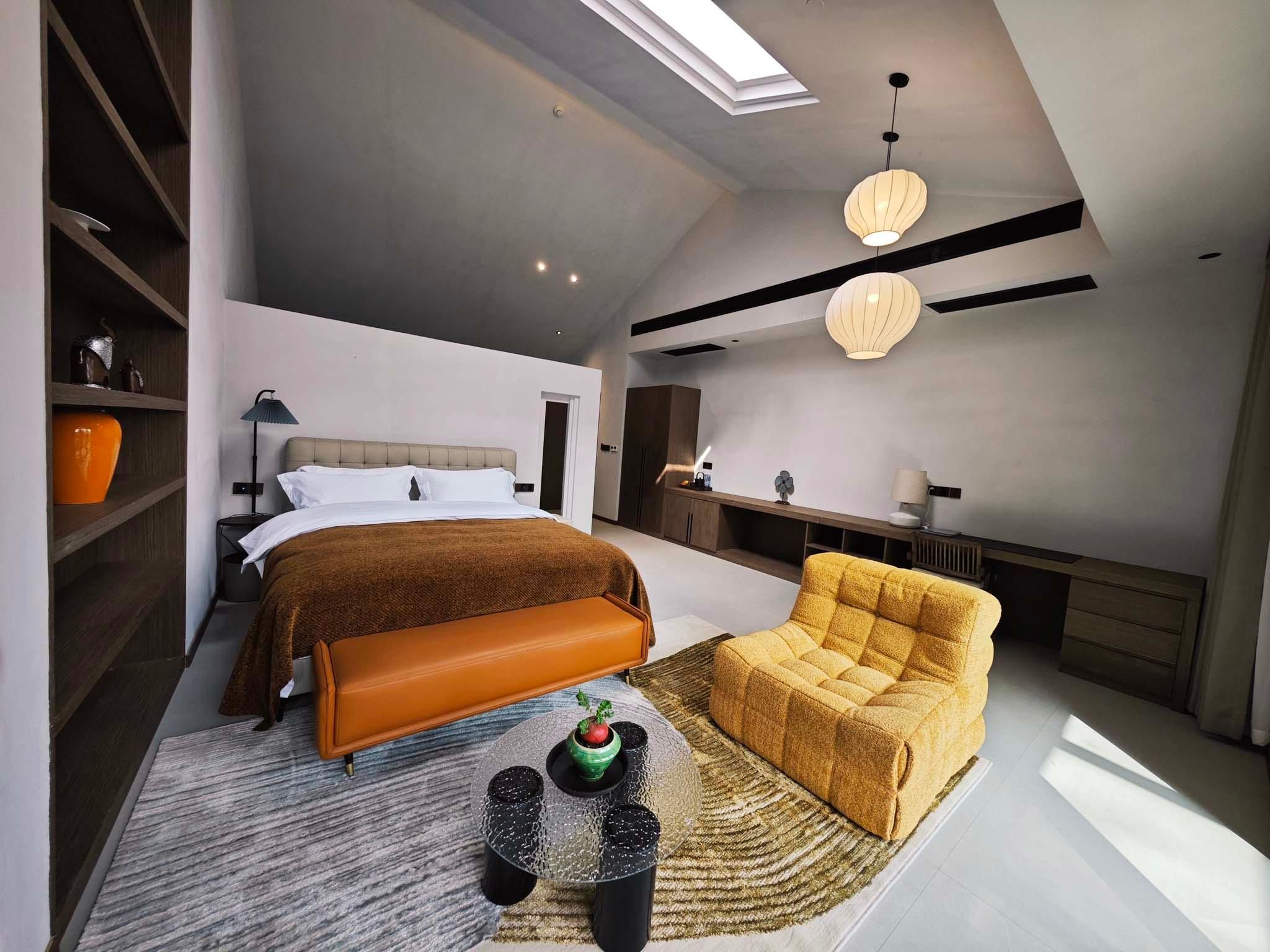 Suite Balcony and Mountain View