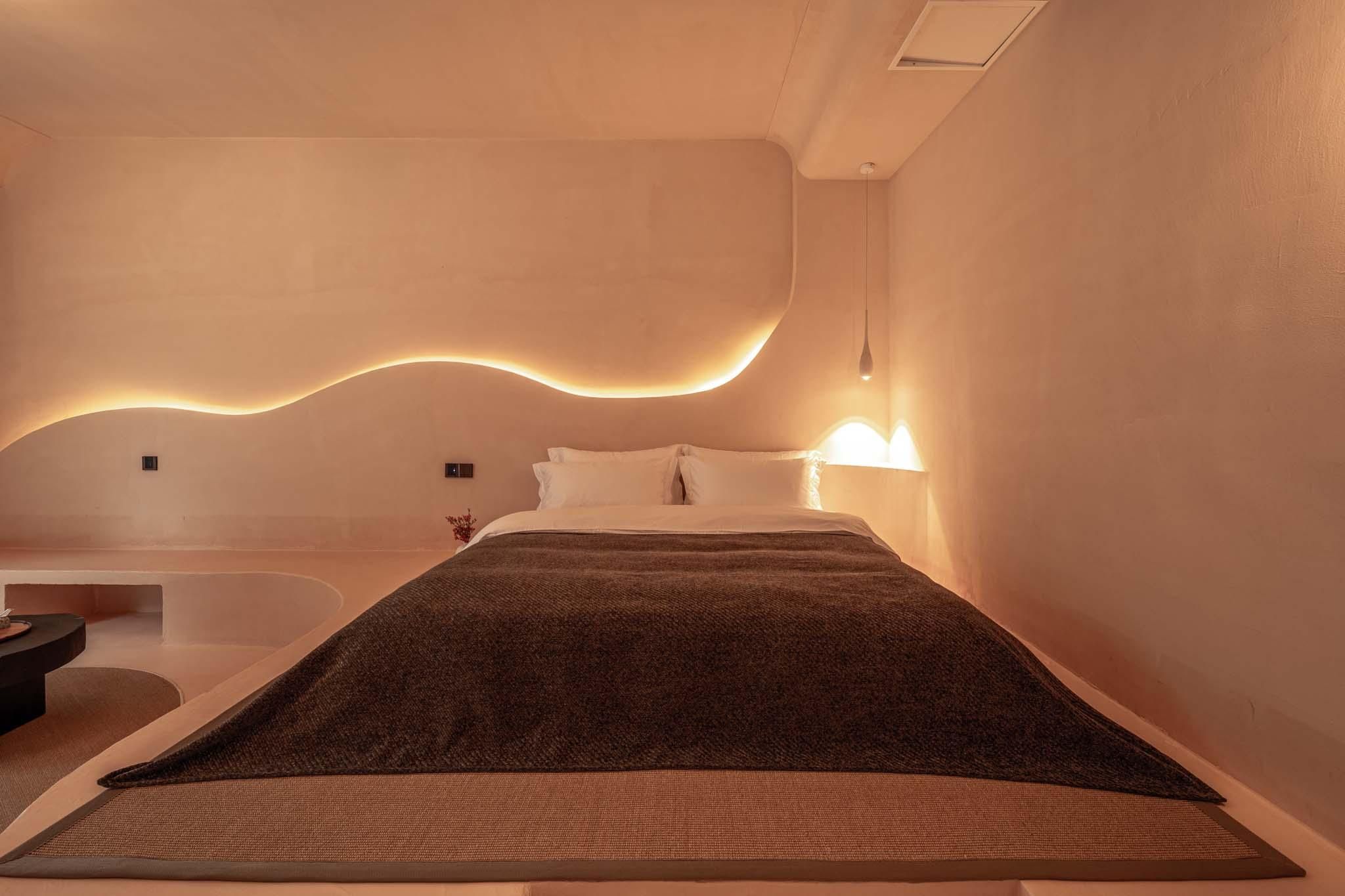 Standard Room - Courtyard View