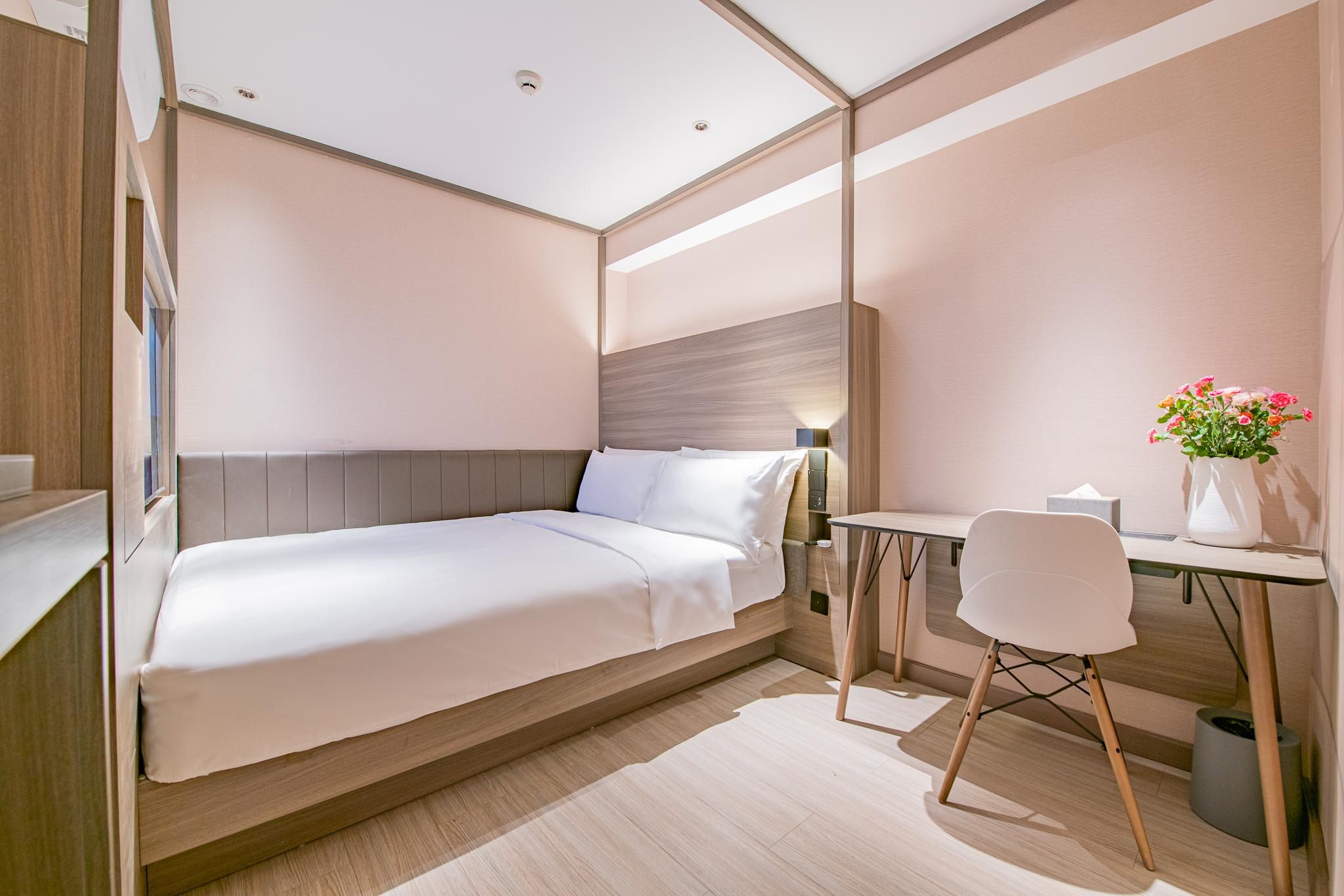 Huazhu - Room With Bed