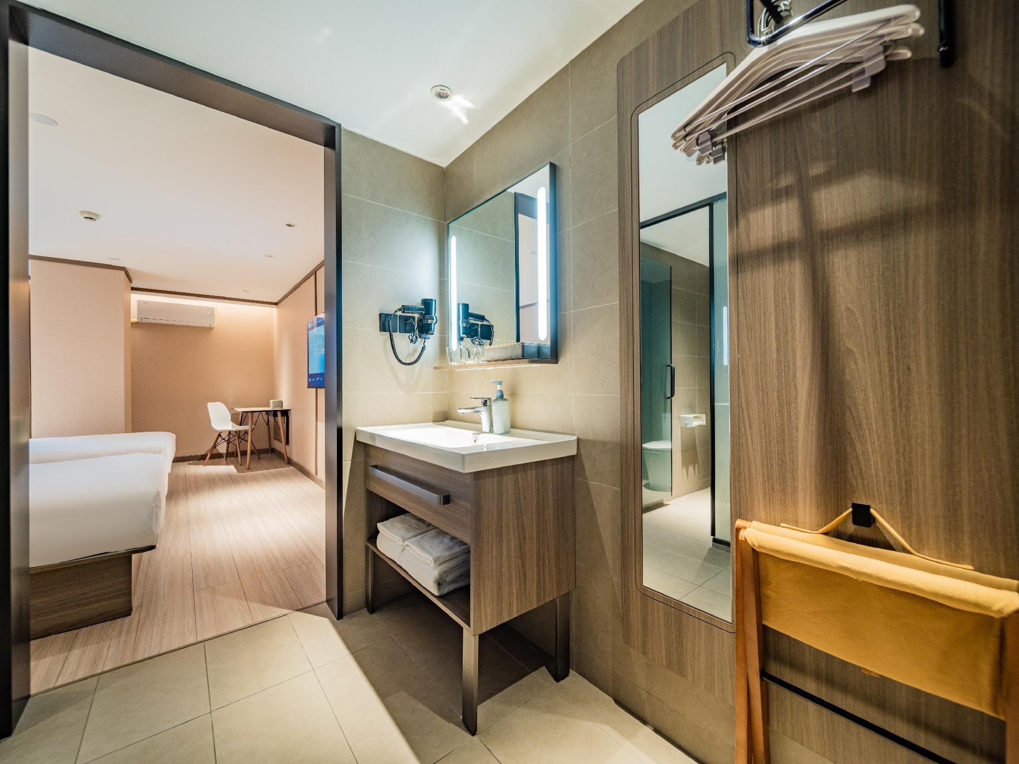Huazhu - Twin Room A