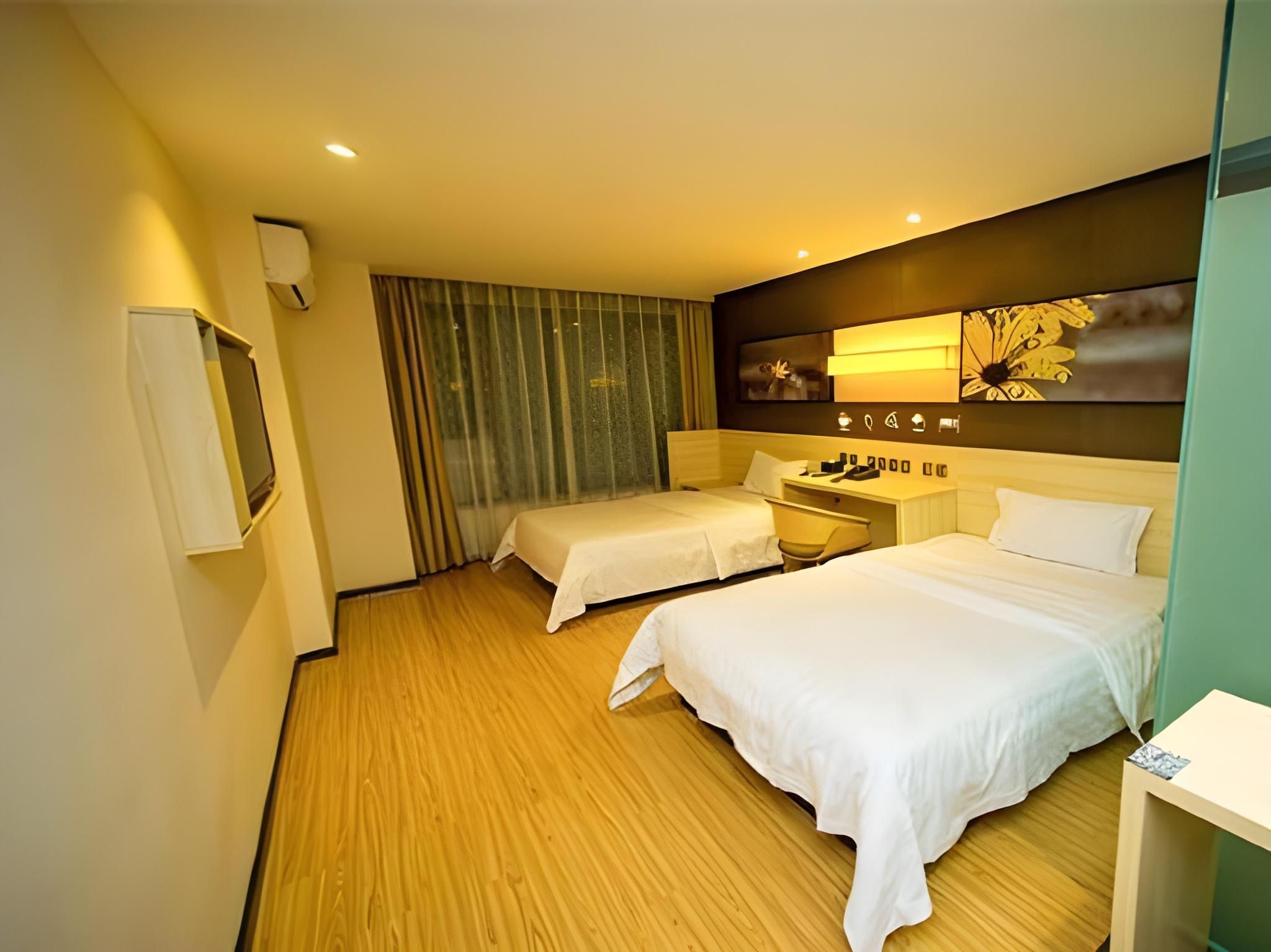 Super Twin Room
