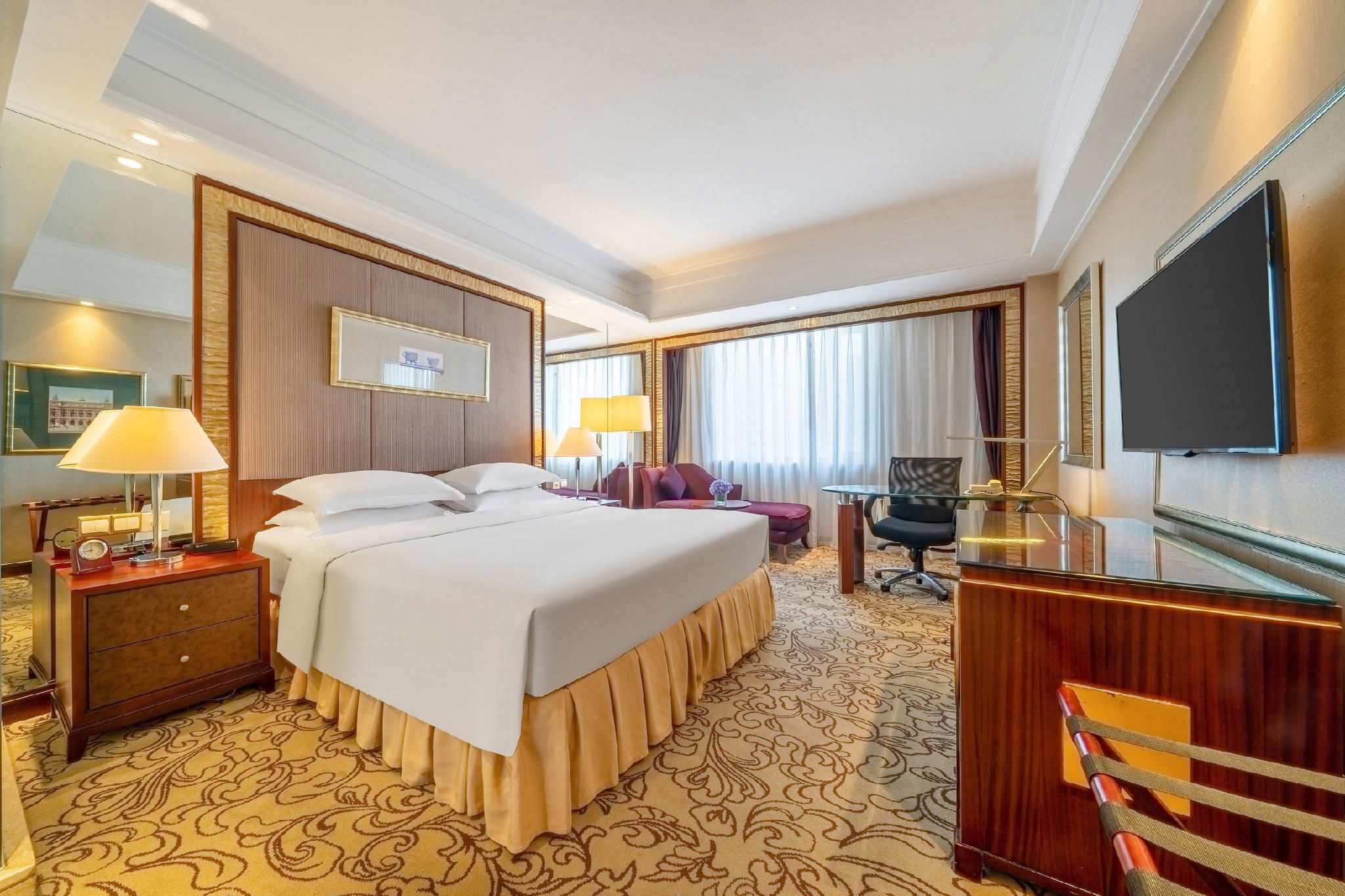 Deluxe King Room