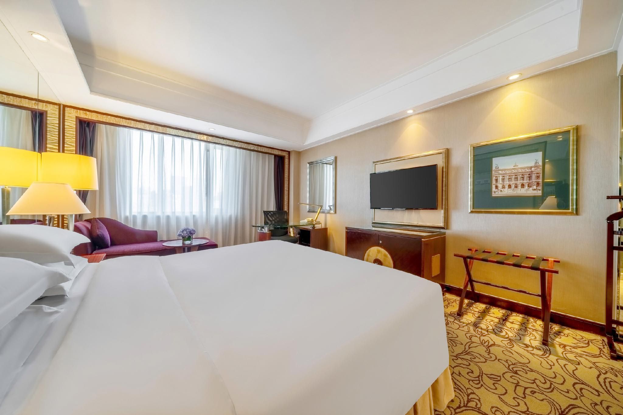 Deluxe King Room
