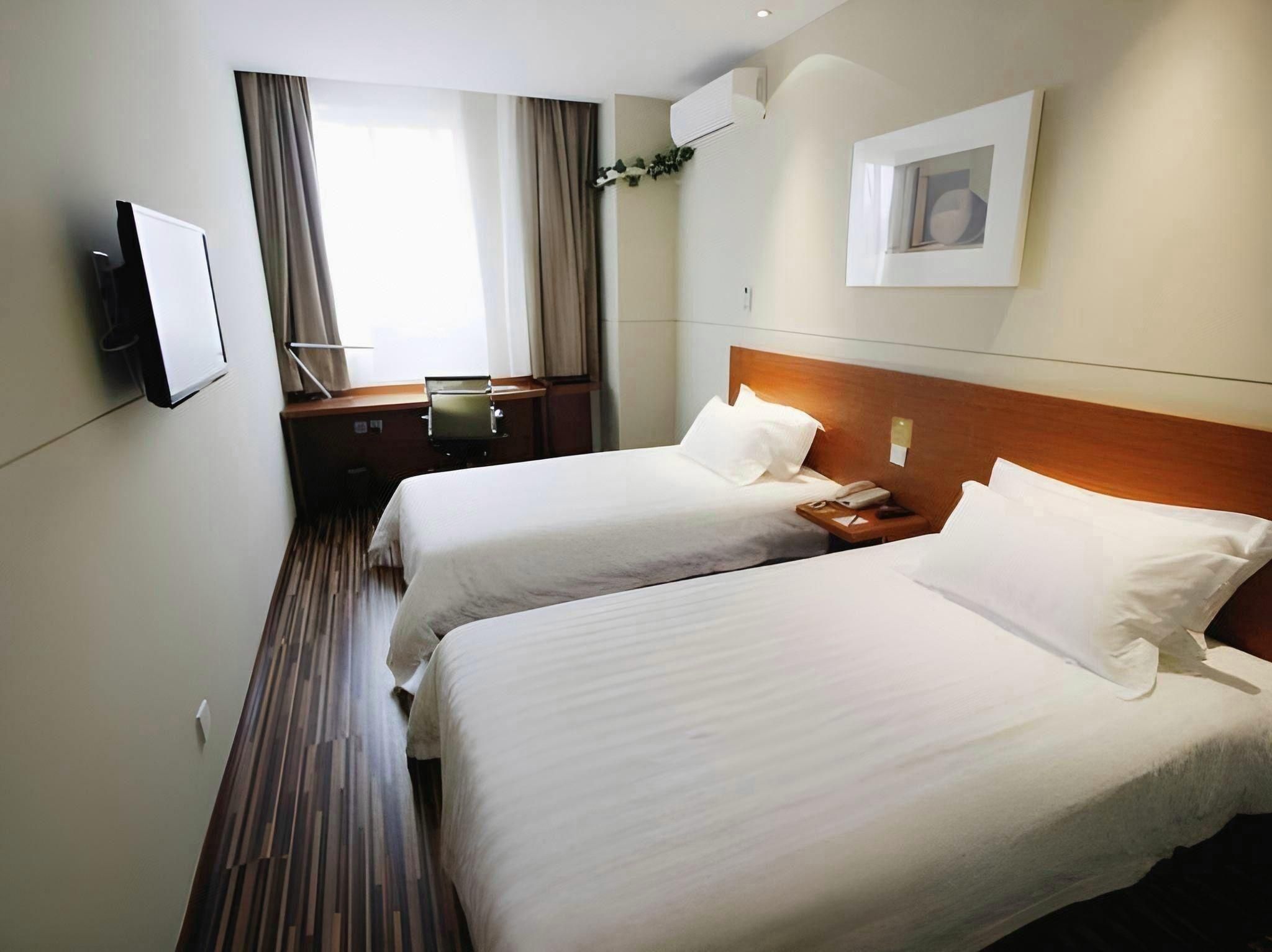 WH - Superior Bed Room