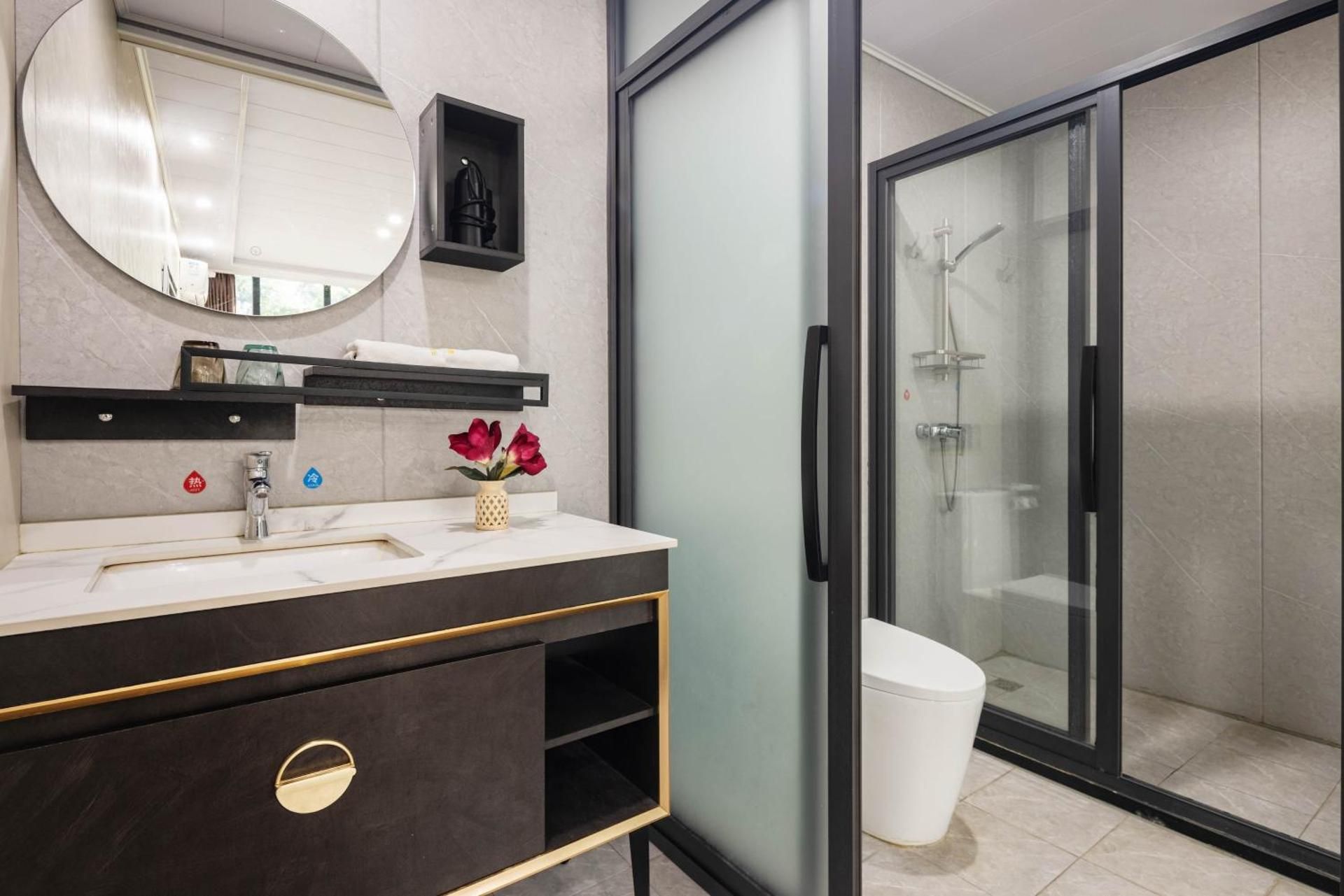 Double or Twin Room with Mountain View