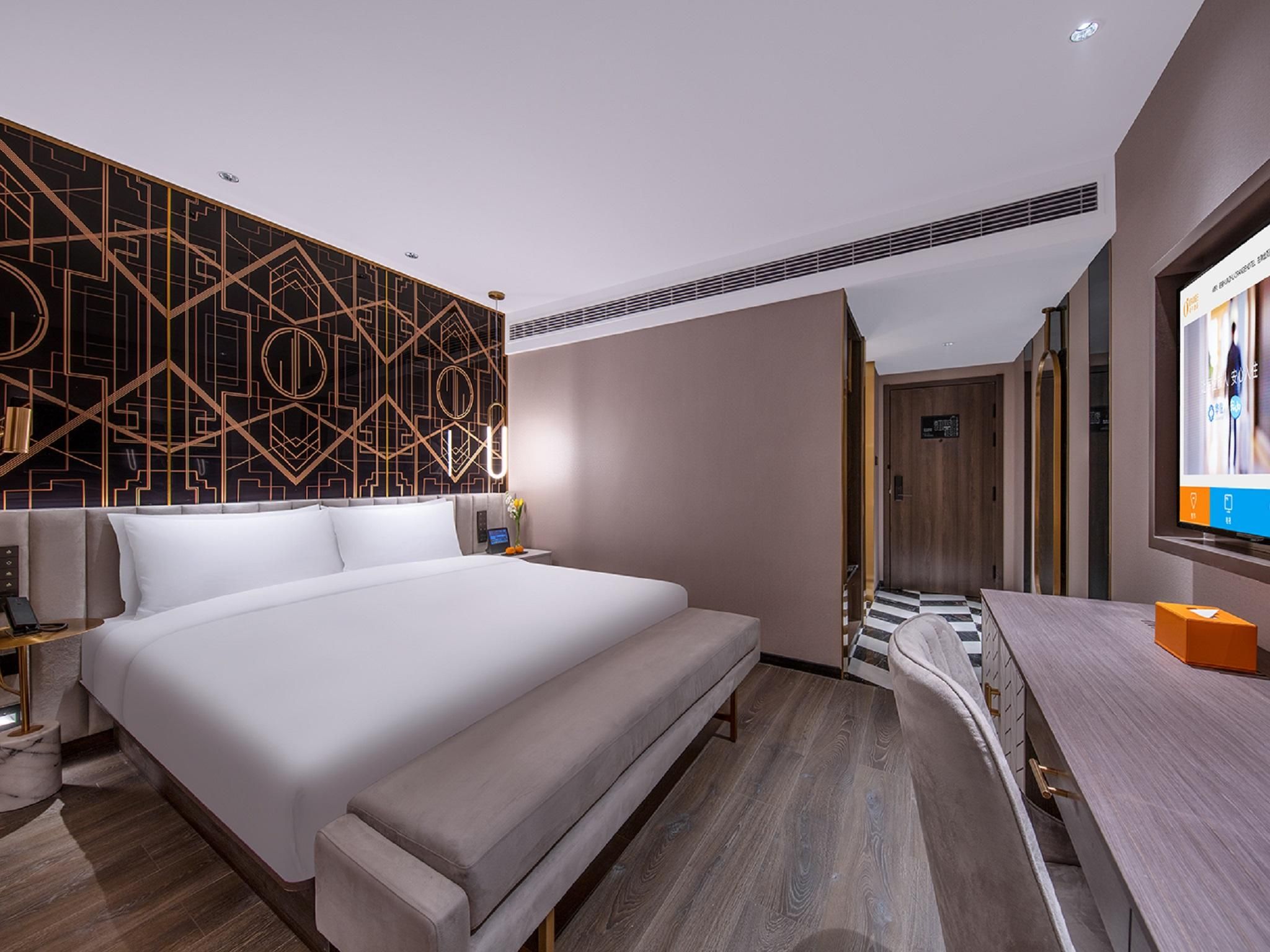Business Queen Bed Room