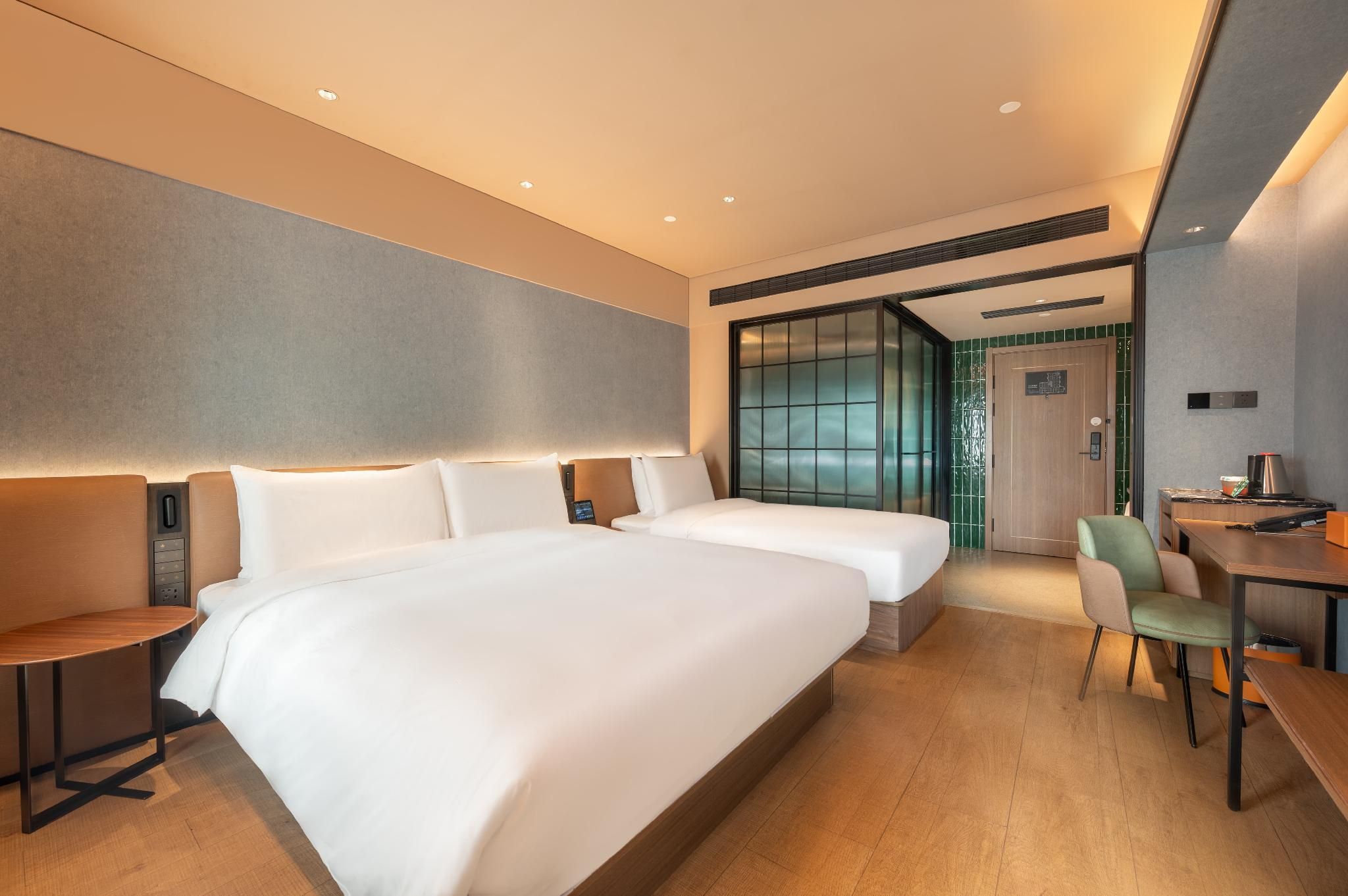 Huazhu - Bonding Room