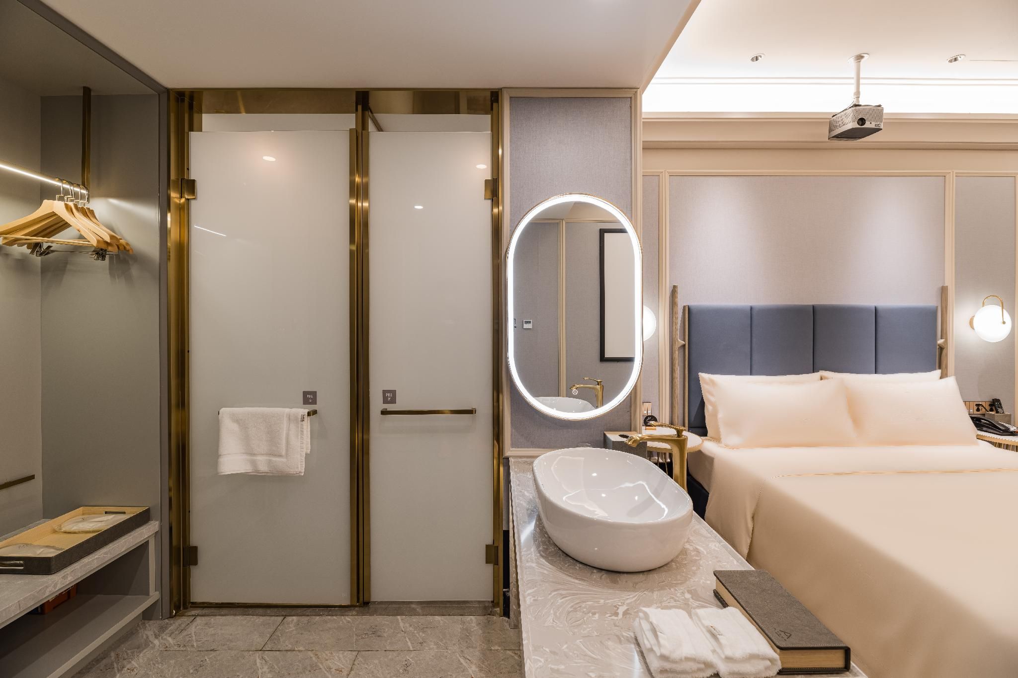 Atour - Superior Cinema 1 Bed Room